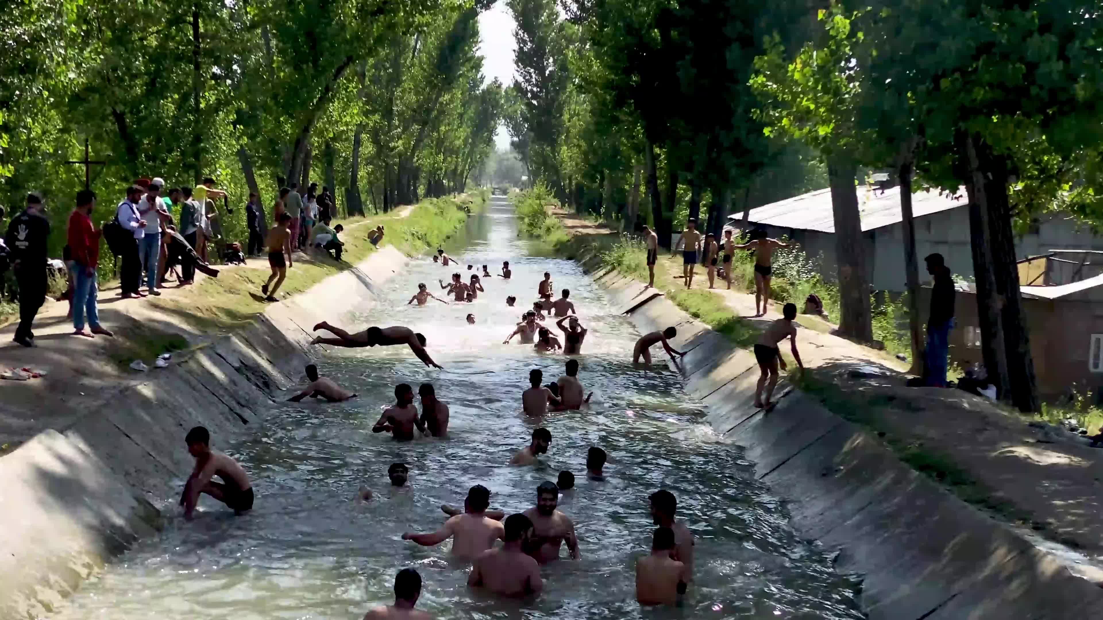 Climate change is causing record heat in Kashmir, India