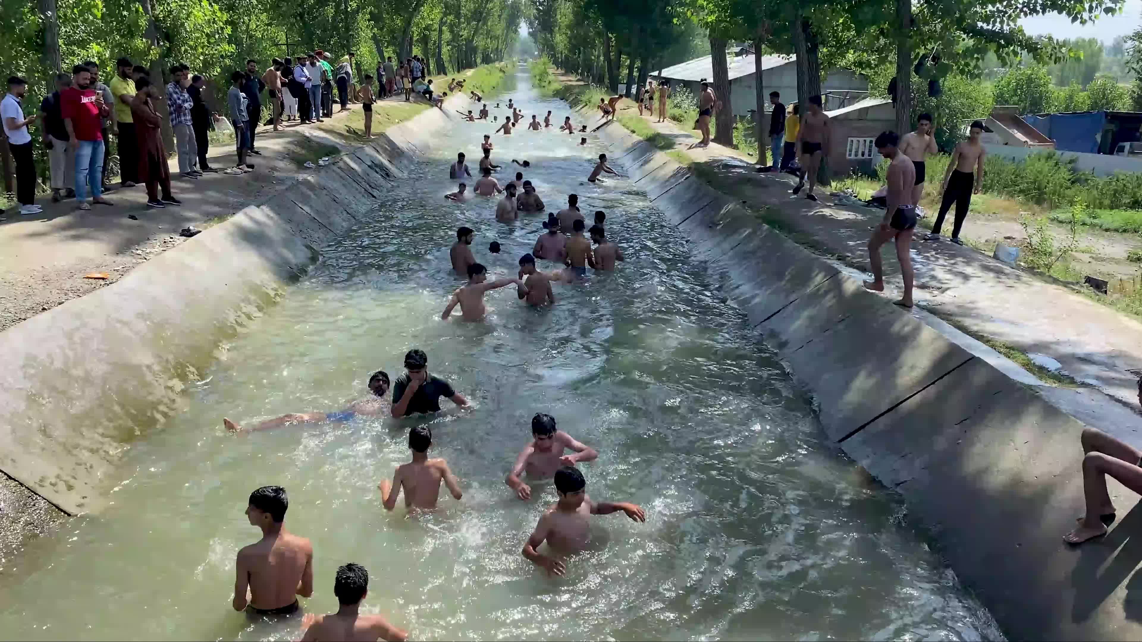 Climate change is causing record heat in Kashmir, India