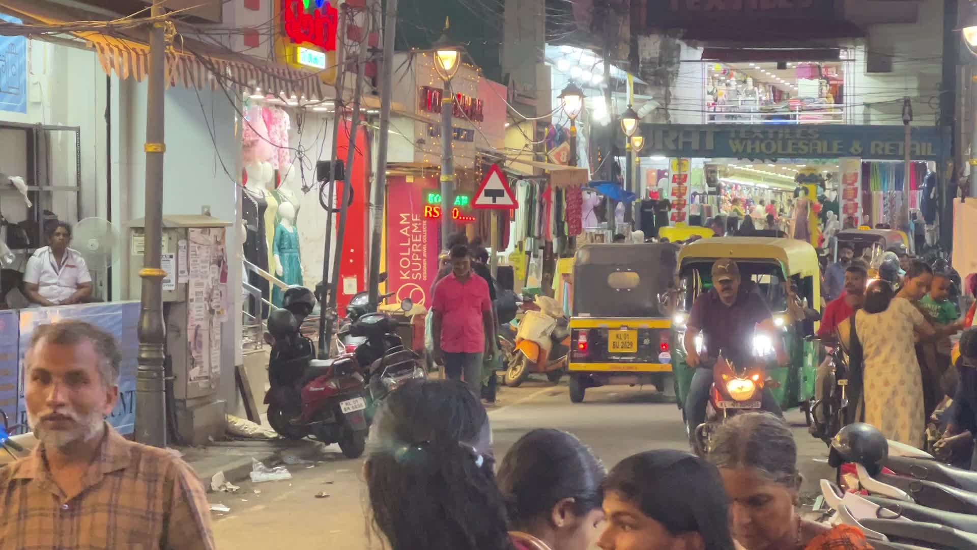 Daily life during the night of the Vishu Festival in Trivandrum