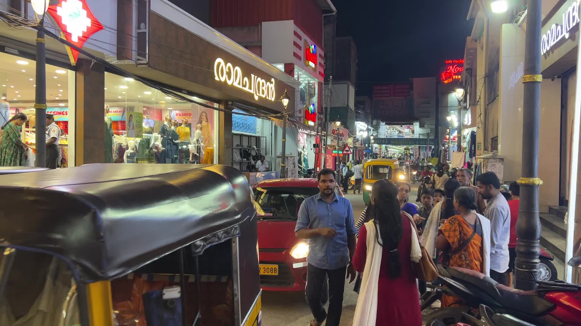 Daily life during the night of the Vishu Festival in Trivandrum