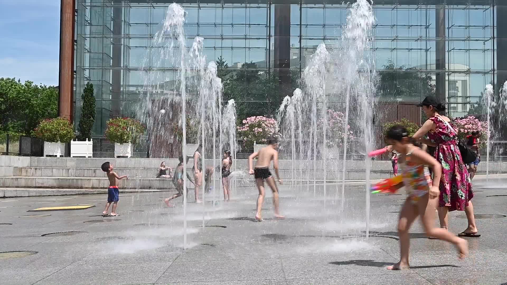 Heatwave day in Paris
