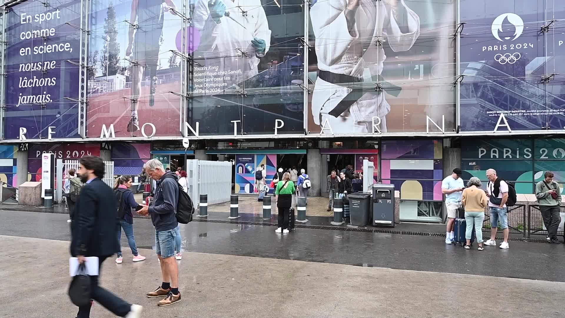Gare Montparnasse train station in Paris 2