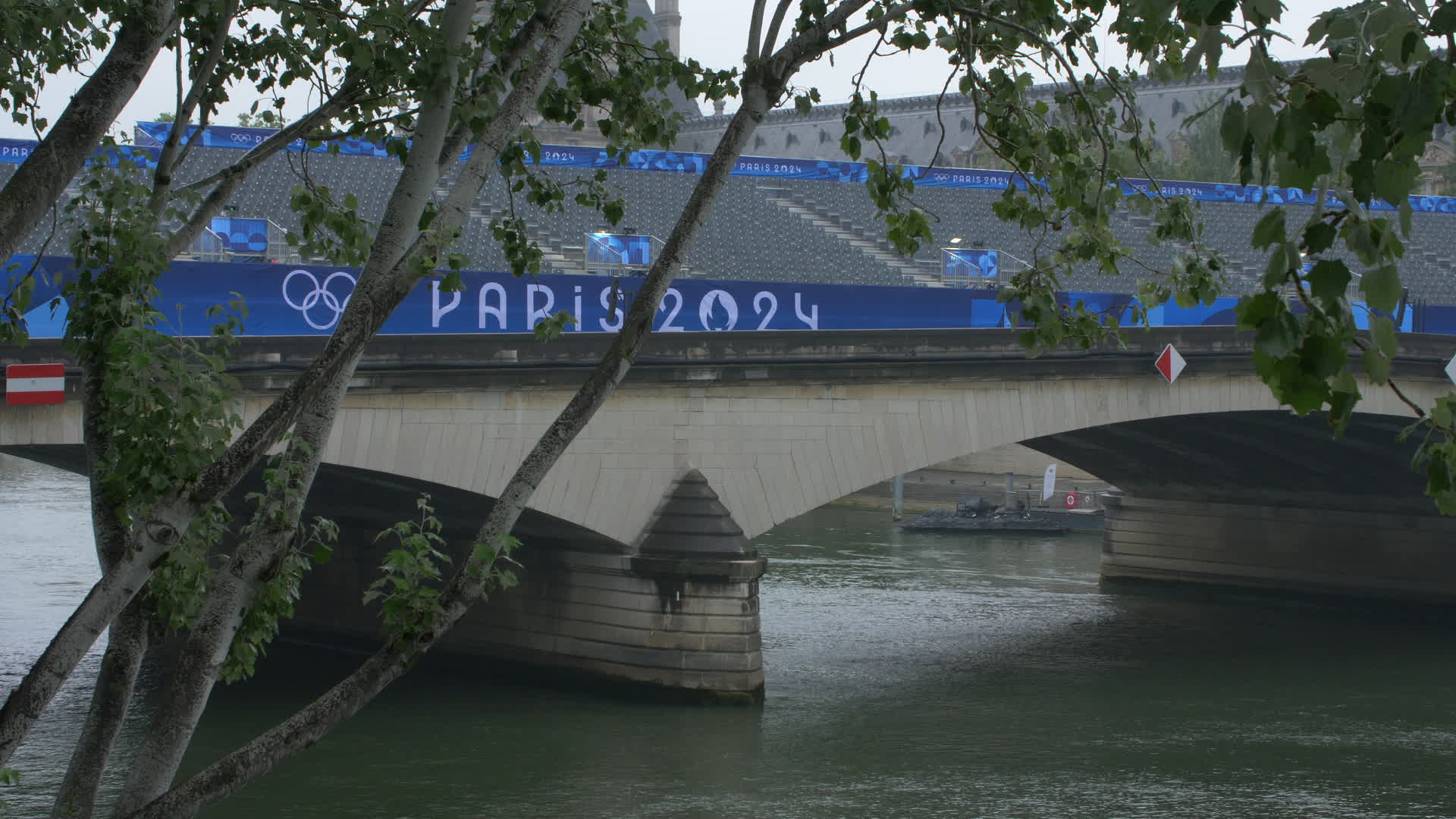 Last preparations hours before the start of the Olympics