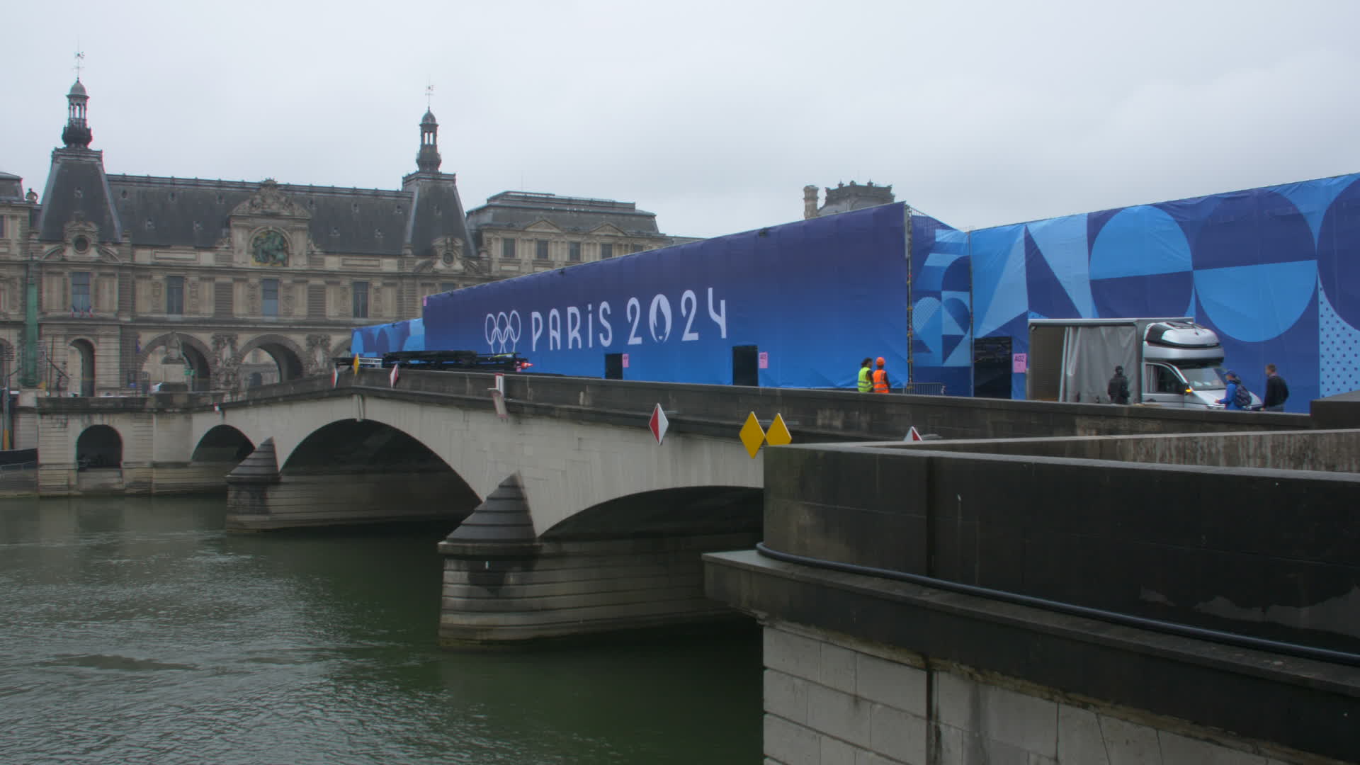 Last preparations hours before the start of the Olympics