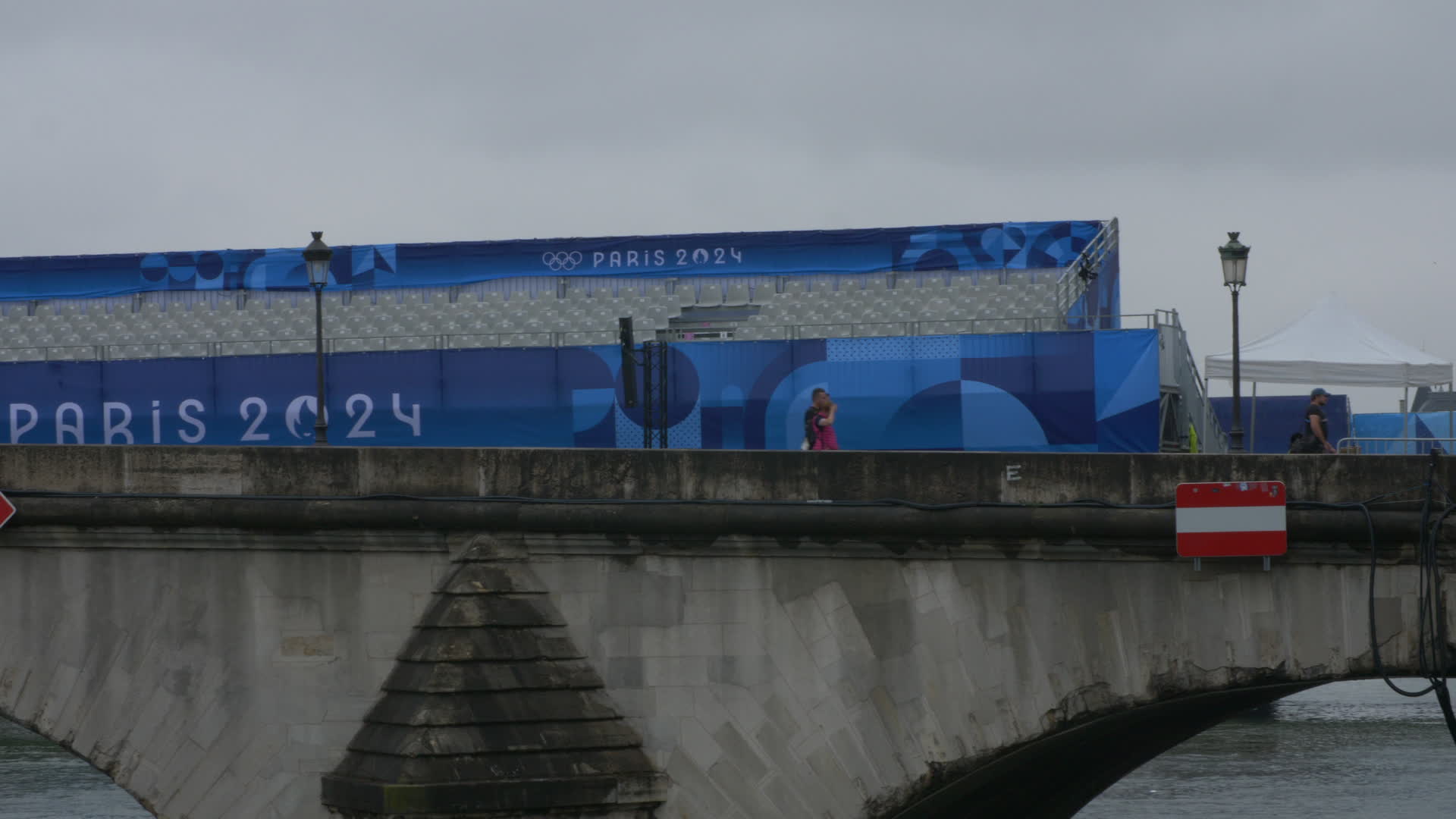 Last preparations hours before the start of the Olympics