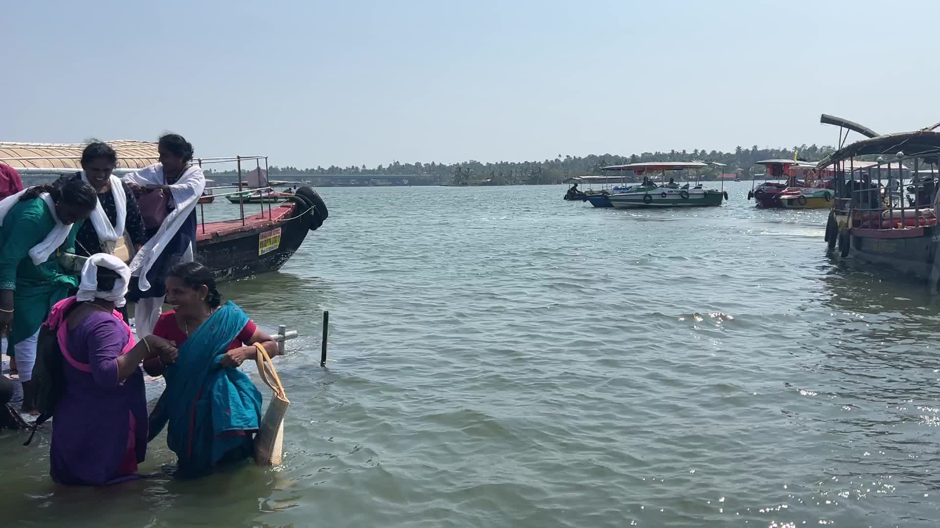 Daily life at Sambranikodi Island