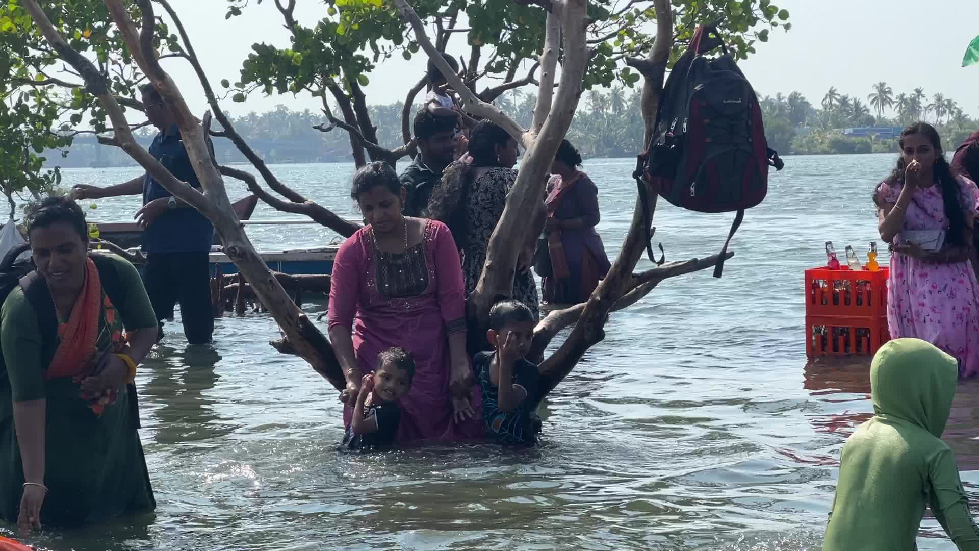 Daily life at Sambranikodi Island