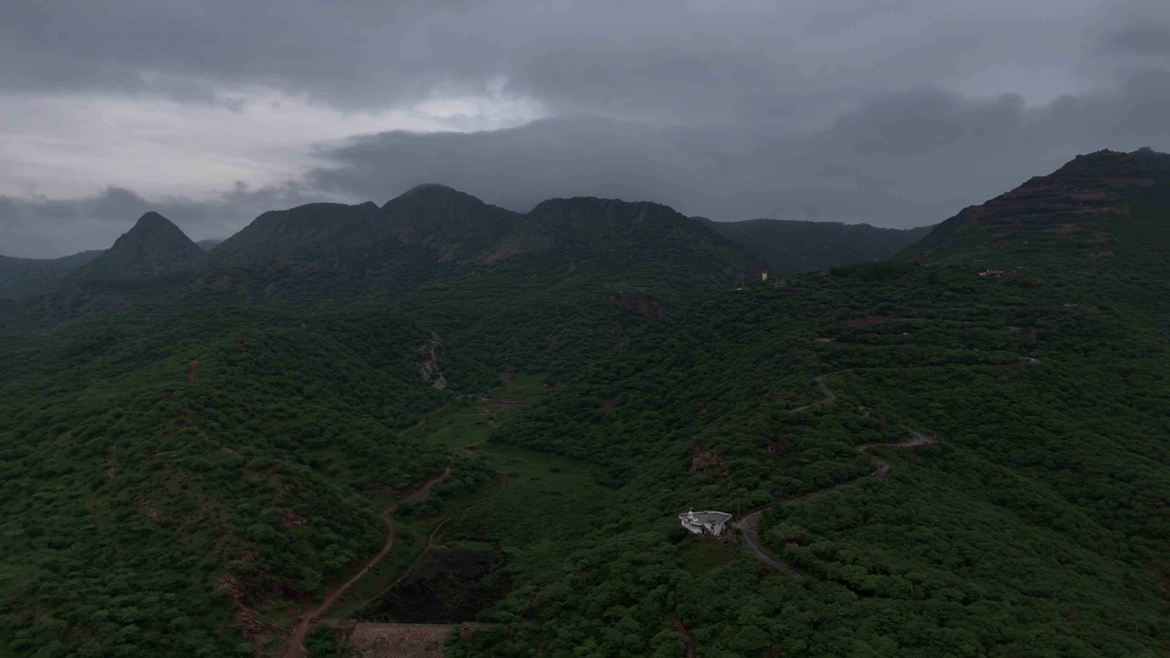 Clouds Hover Over The Mountains During The Monsoon Rain Season In Ajmer