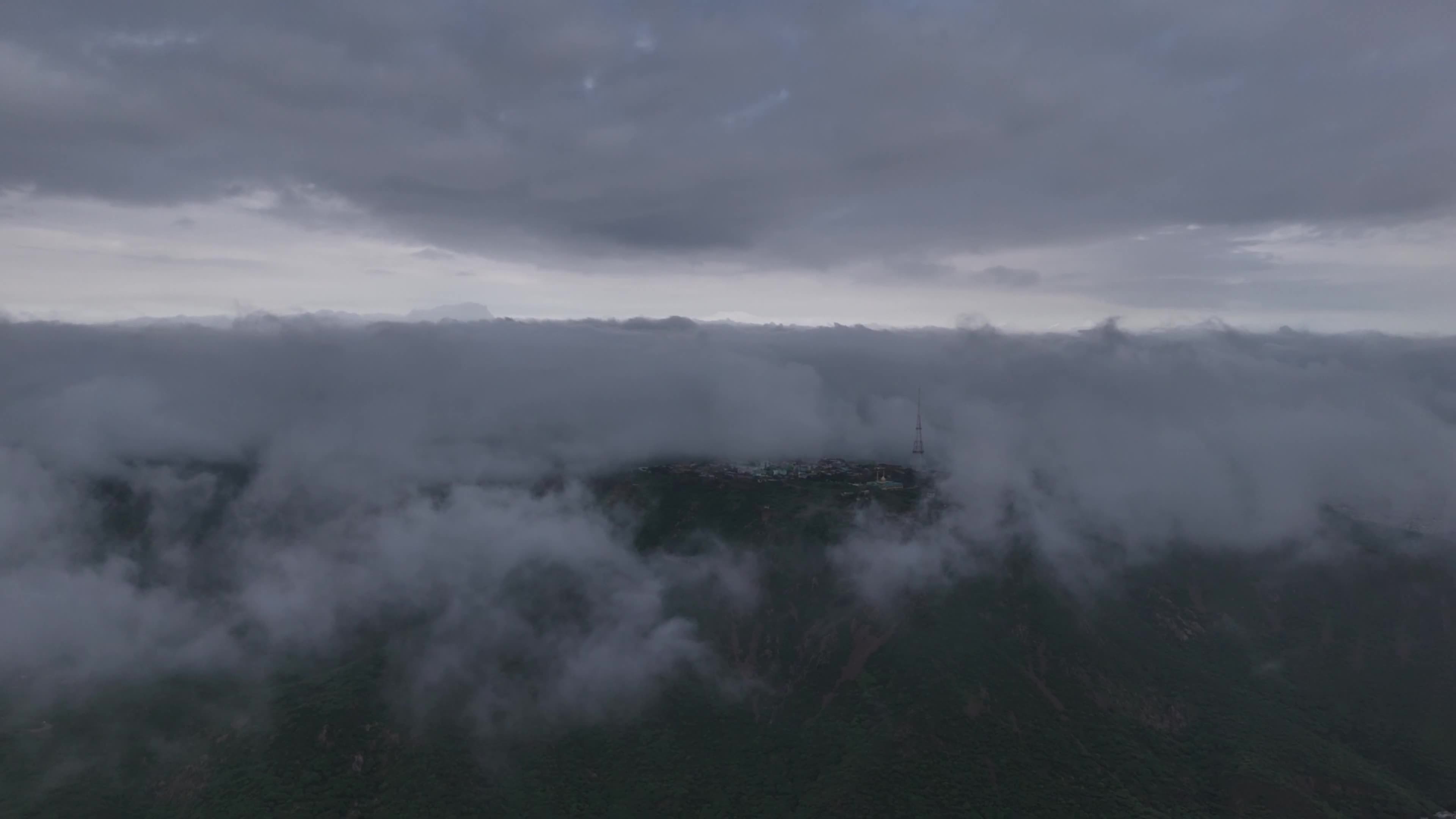 Clouds Hover Over The Mountains During The Monsoon Rain Season In Ajmer