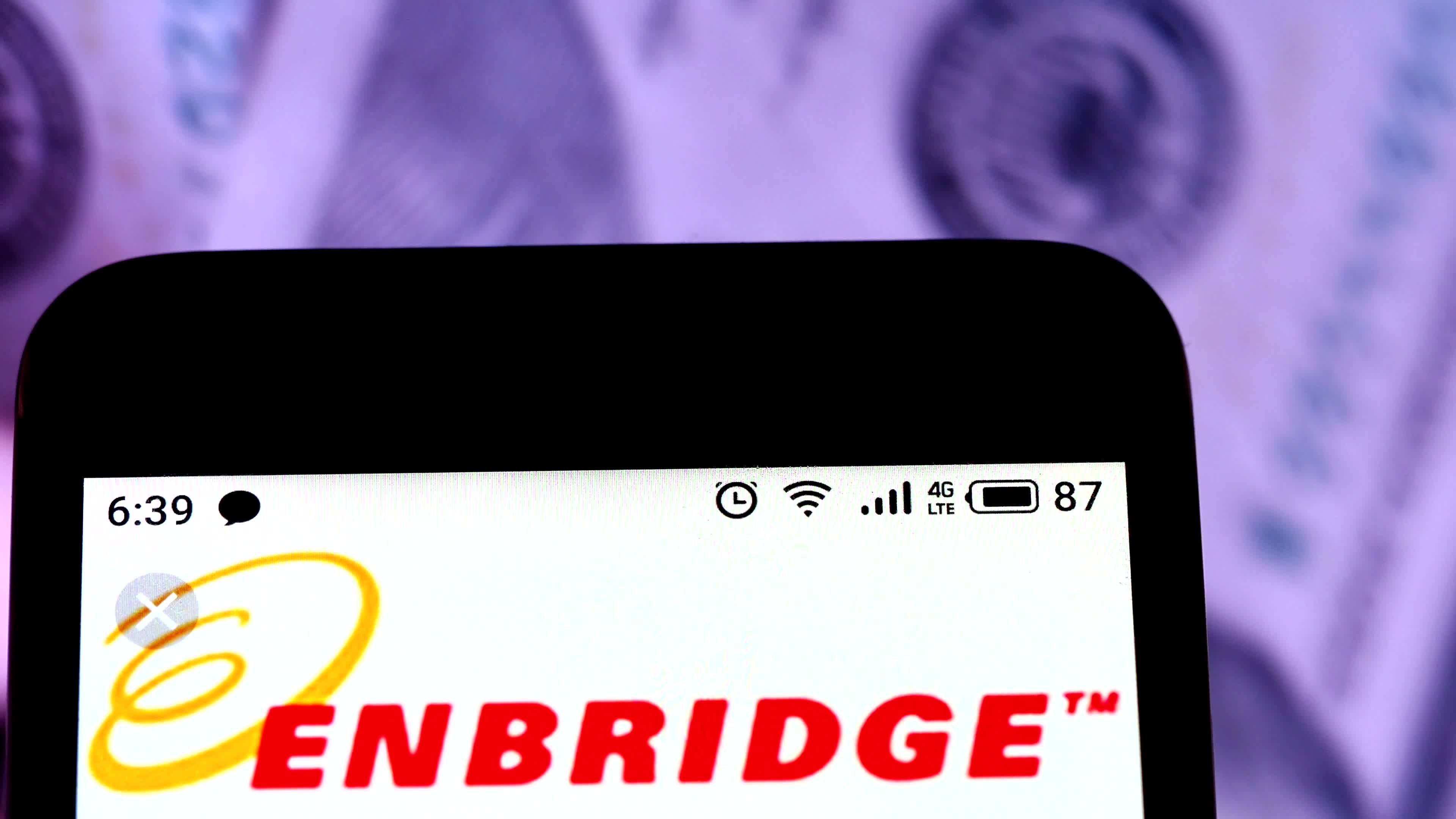 Video illustration the logo of Enbridge Inc.