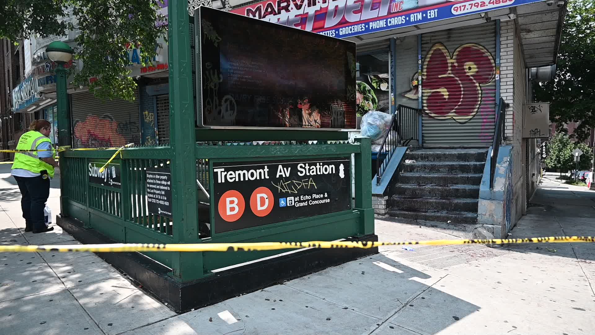 Two men slashed outside of the Tremont Avenue subway station in Bronx, New York