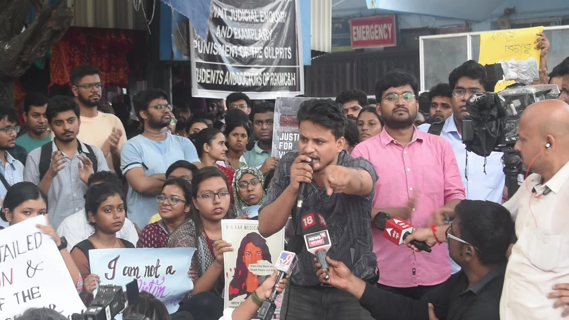 Junior Doctors Hold Protest In Government Hospitals For Rape And Murder Of A PGT Woman Doctor In Kolkata, India