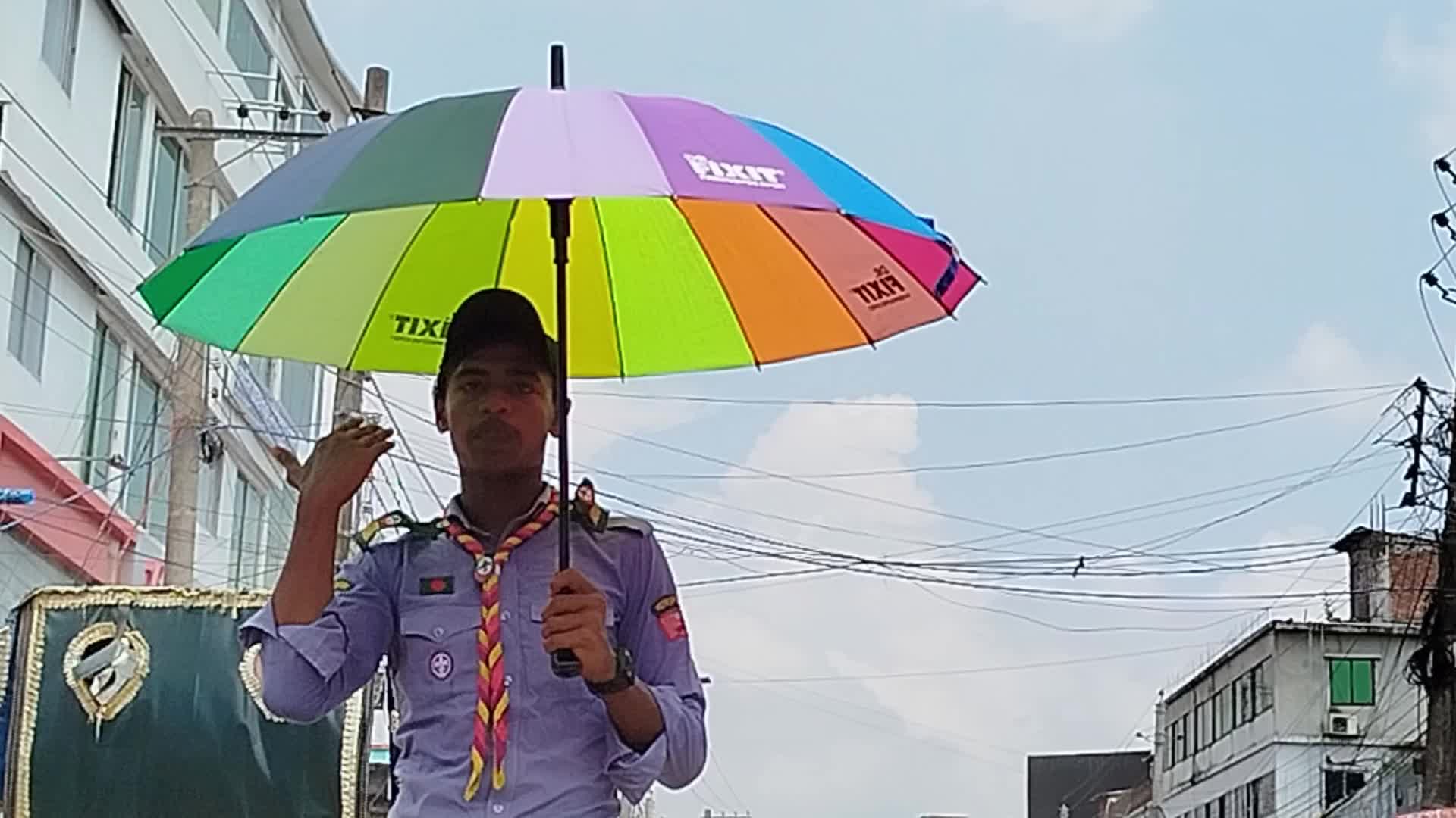 Students Control Traffic in Bangladesh 