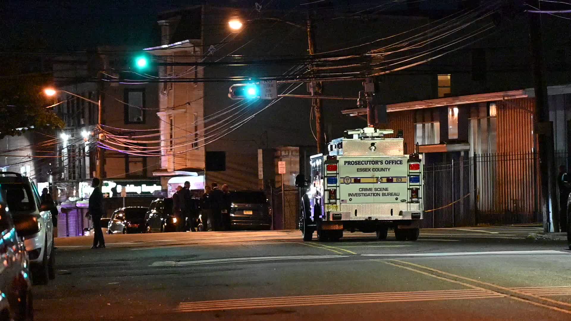 Police Involved Shooting Leaves One Person Wounded And Two Police Officers Injured In Newark New Jersey