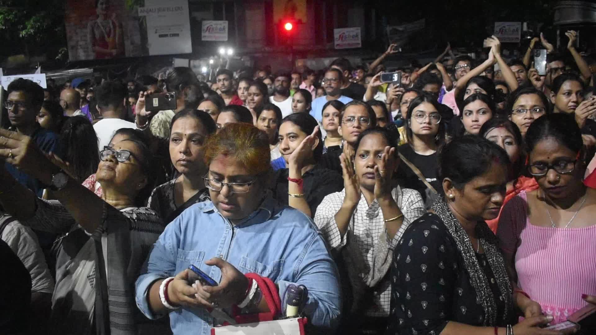 Mass protest for Rape And Murder Of A PGT Women Doctor In Kolkata, India