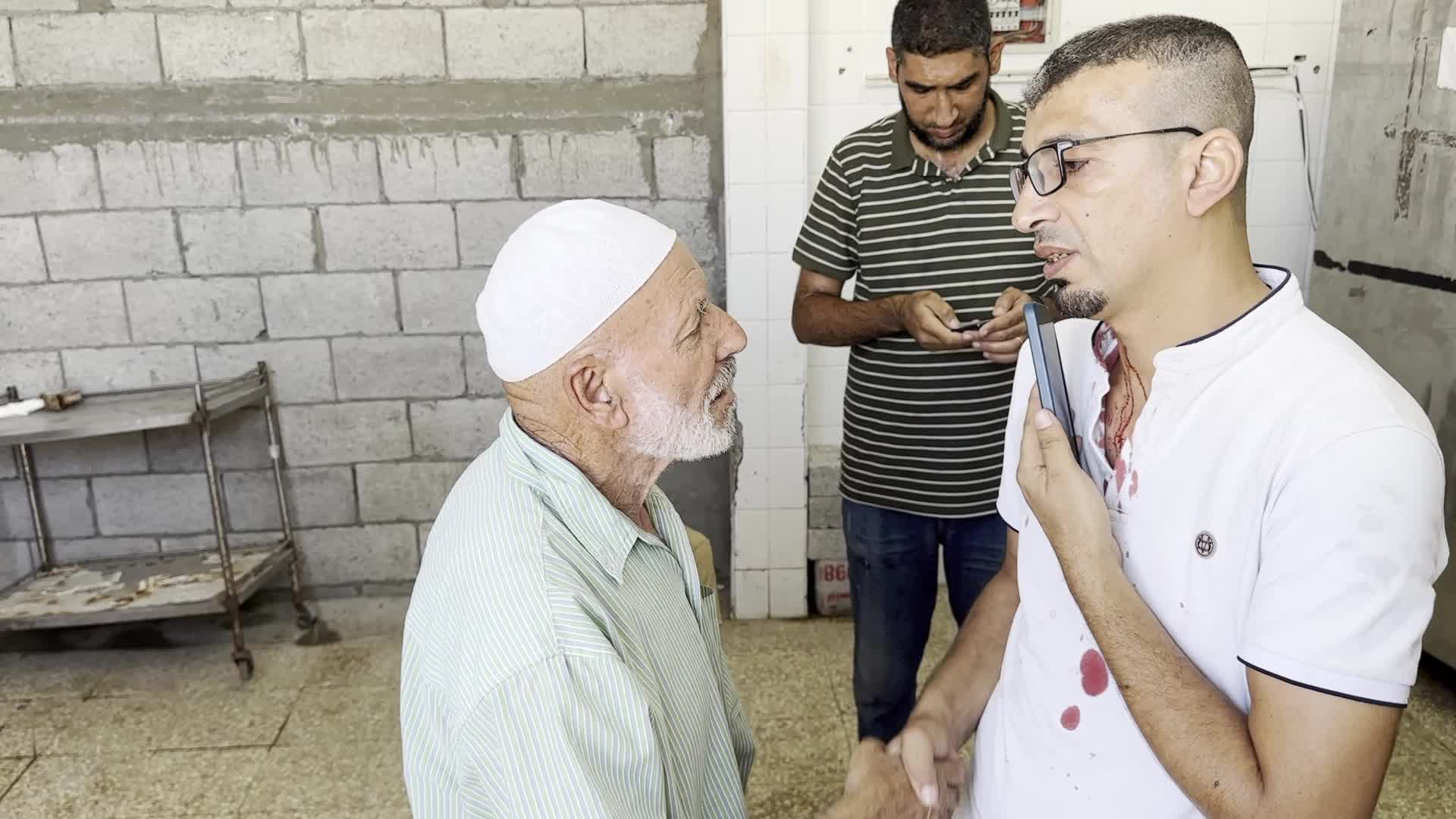 Palestinians Mourn Relatives Killed in Israeli Strike at Al-Aqsa Martyrs Hospital