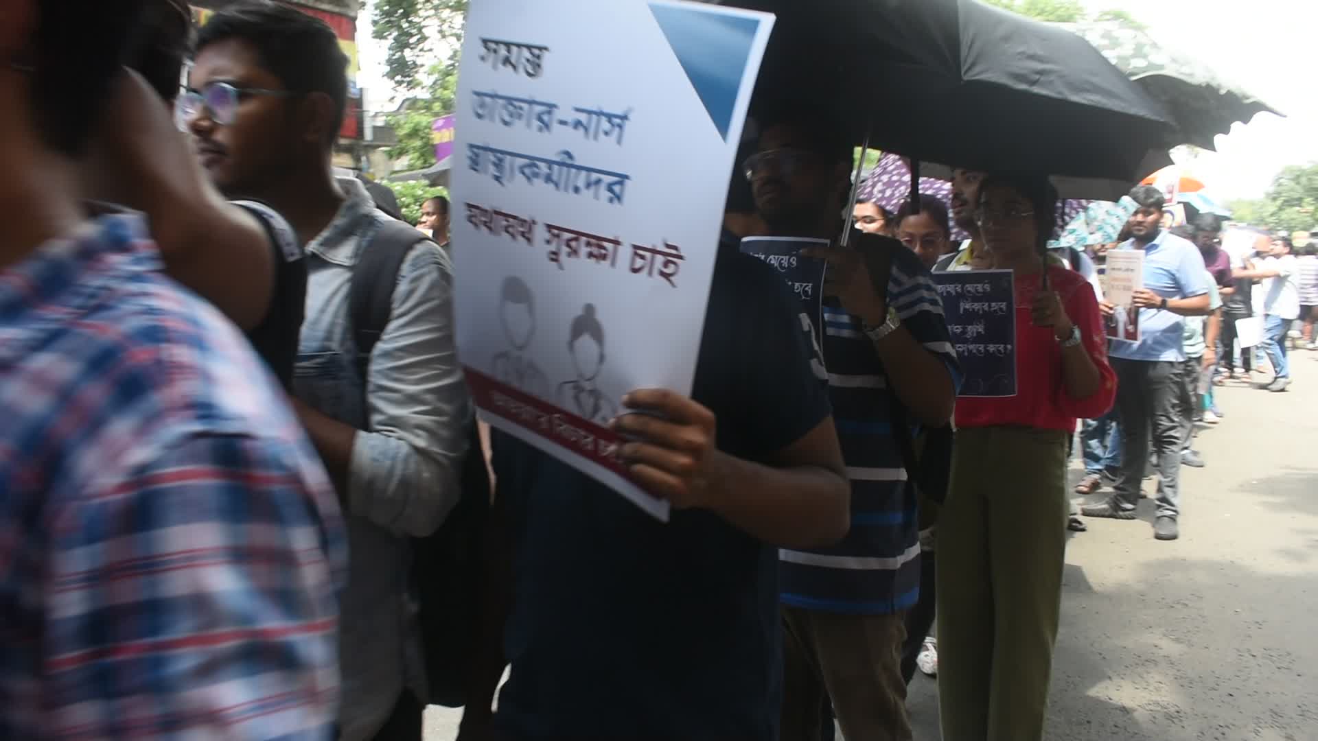 Doctors and citizens protest against rape and murders of junior doctor in Kolkata.