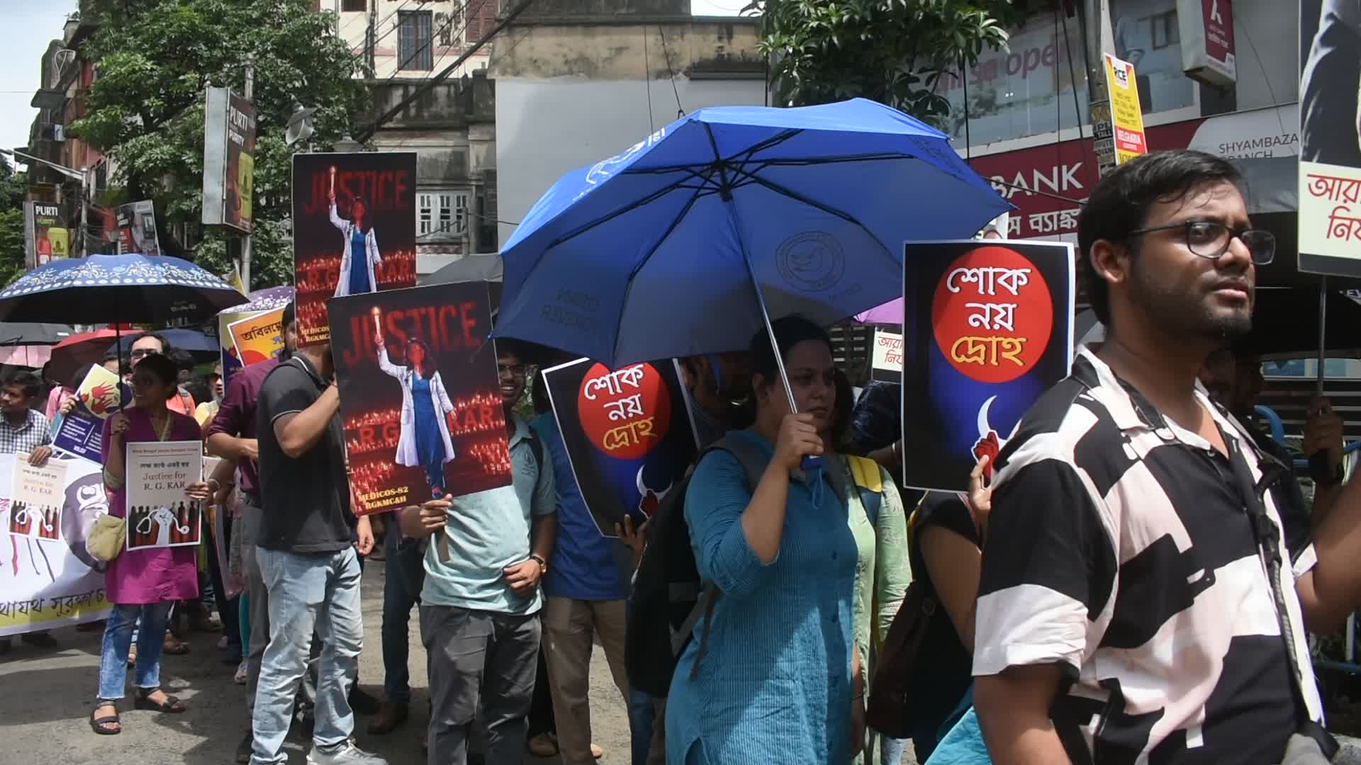 Doctors and citizens protest against rape and murders of junior doctor in Kolkata.