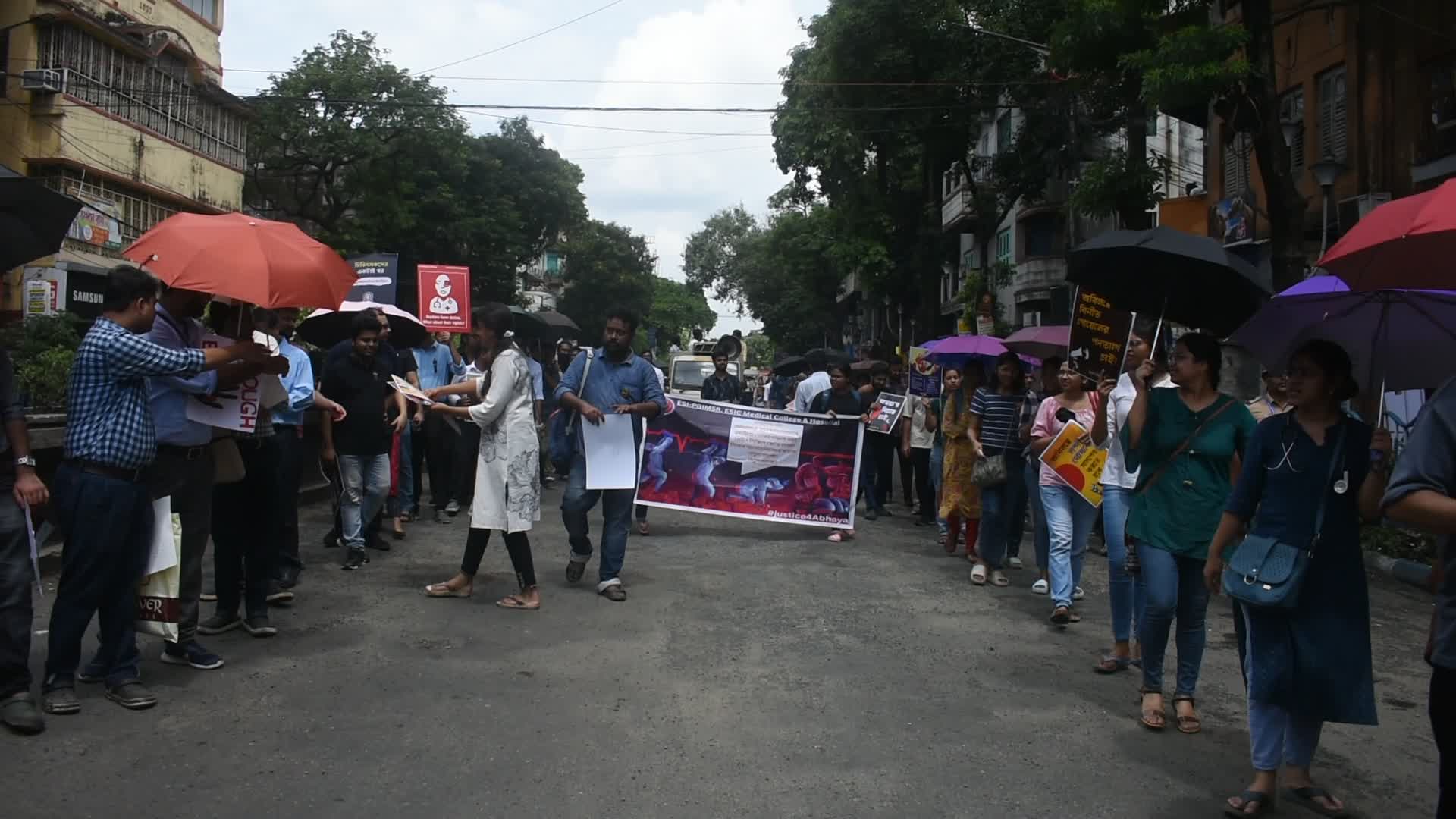 Doctors and citizens protest against rape and murders of junior doctor in Kolkata.