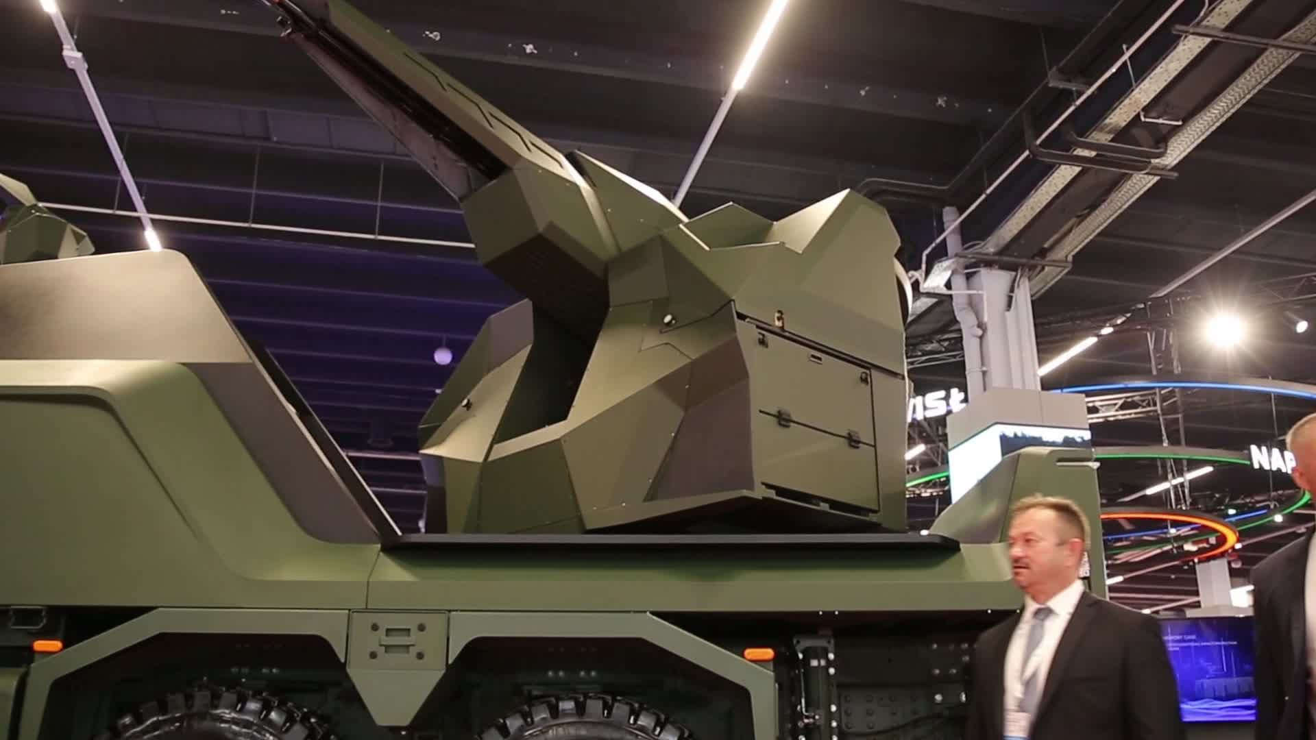 Head of State visit Defence Industry Exhibition in Poland