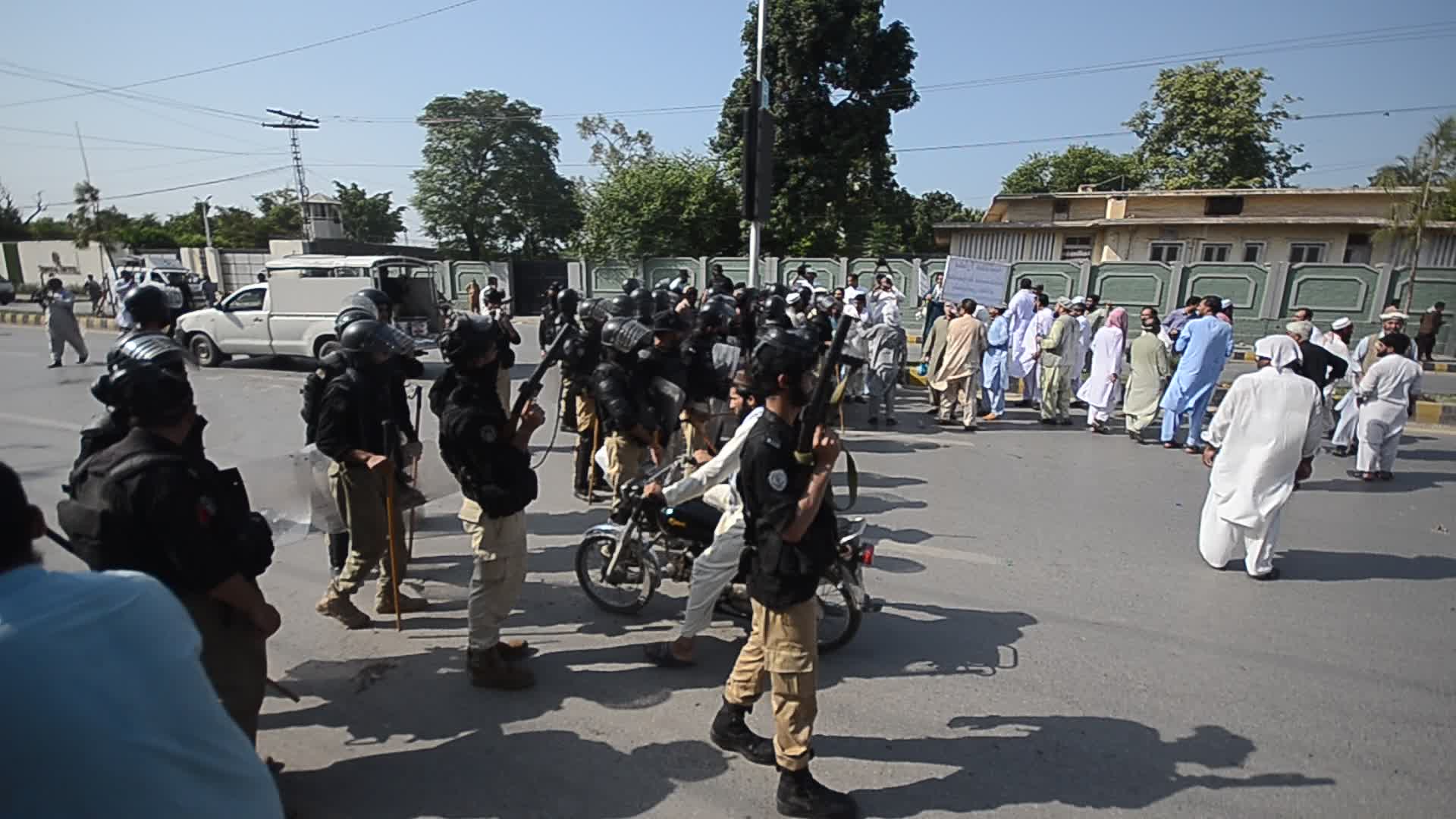 KP police baton-charge elected representatives of local govts