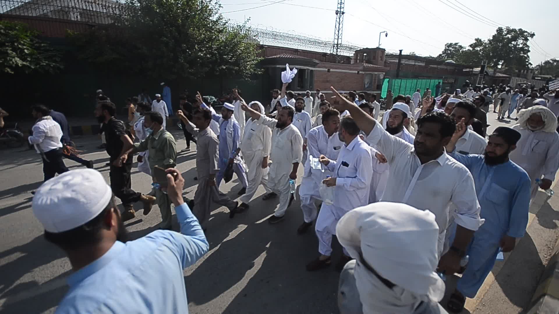 KP police baton-charge elected representatives of local govts