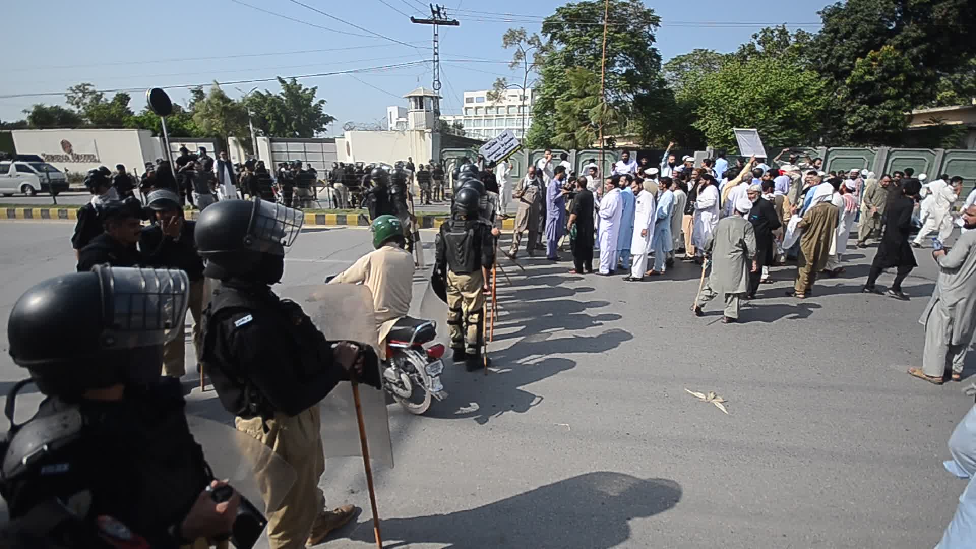 KP police baton-charge elected representatives of local govts