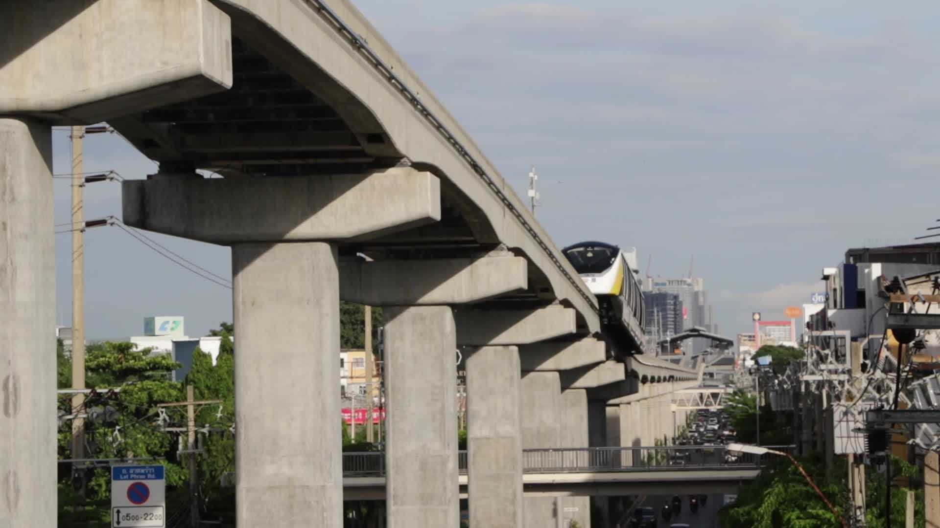 Metropolitan Rapid Transit Yellow Line, run in Bangkok