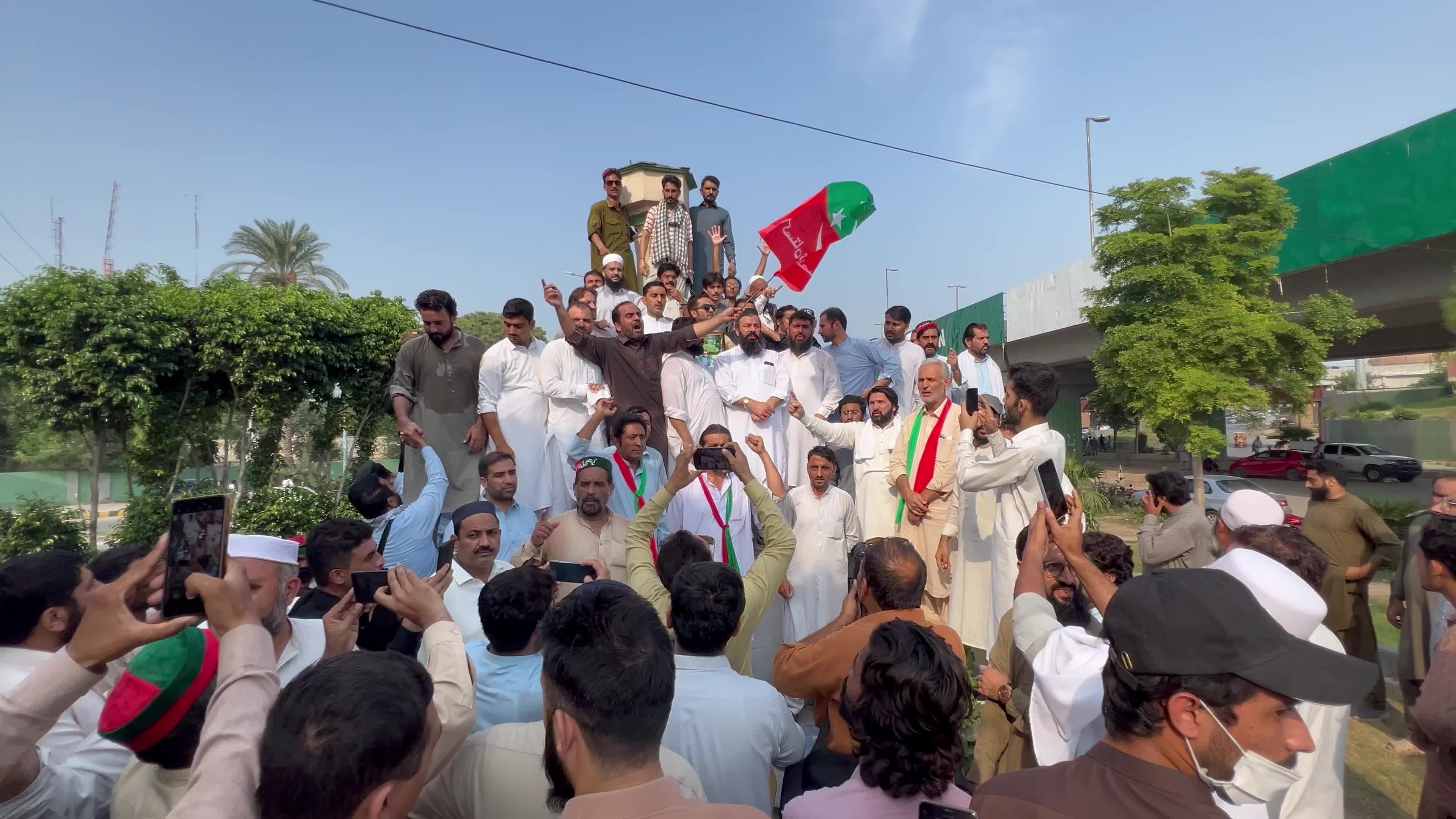 PTI protest outside KPK provincial assembly as Islamabad police arrest party leaders