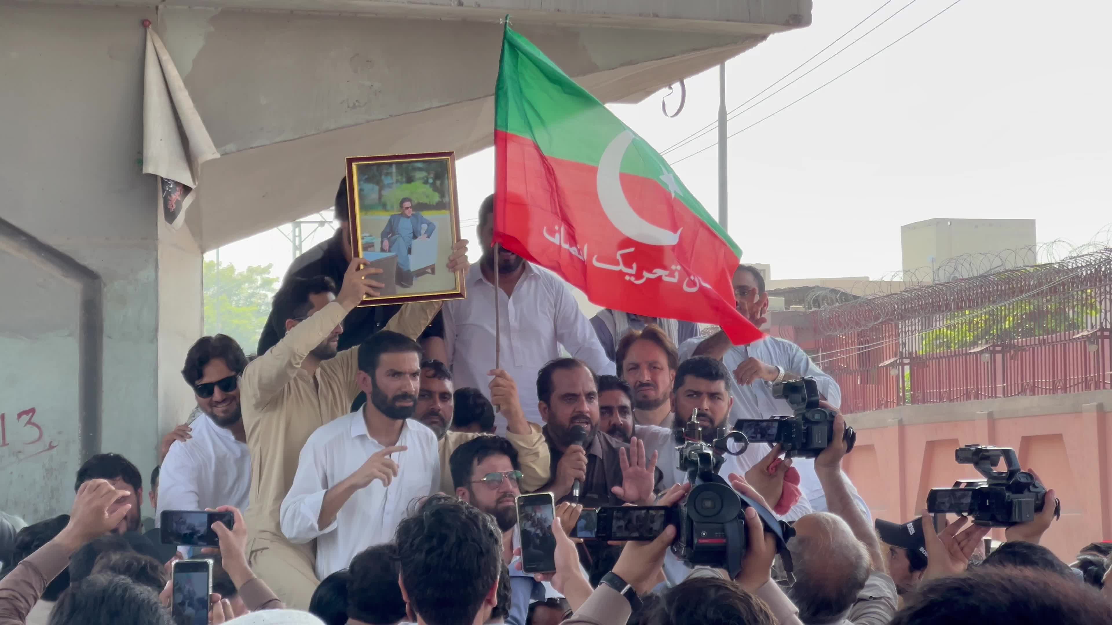 PTI protest outside KPK provincial assembly as Islamabad police arrest party leaders