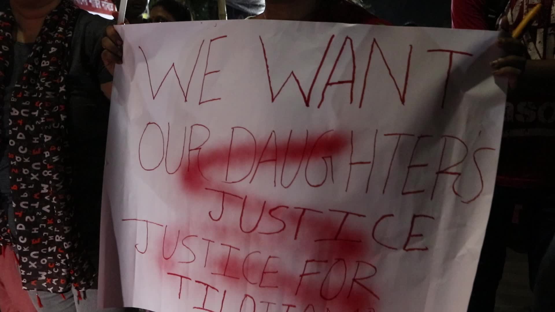 Indian women lead night protests after doctor's rape and murder