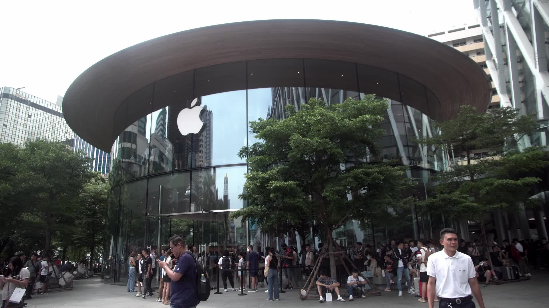 Apple iPhone 16 Begins Sale in Thailand.