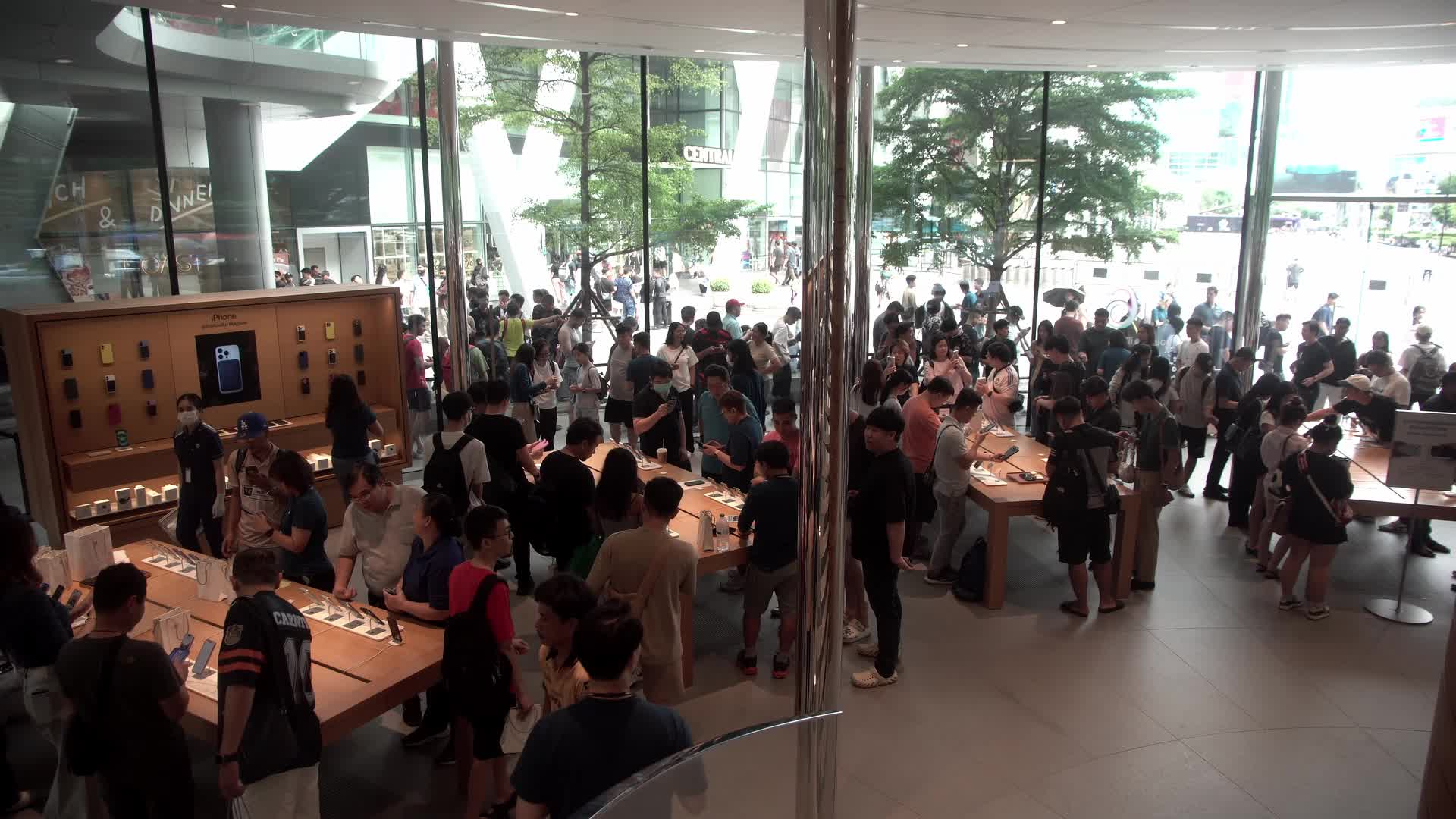 Apple iPhone 16 Begins Sale in Thailand.