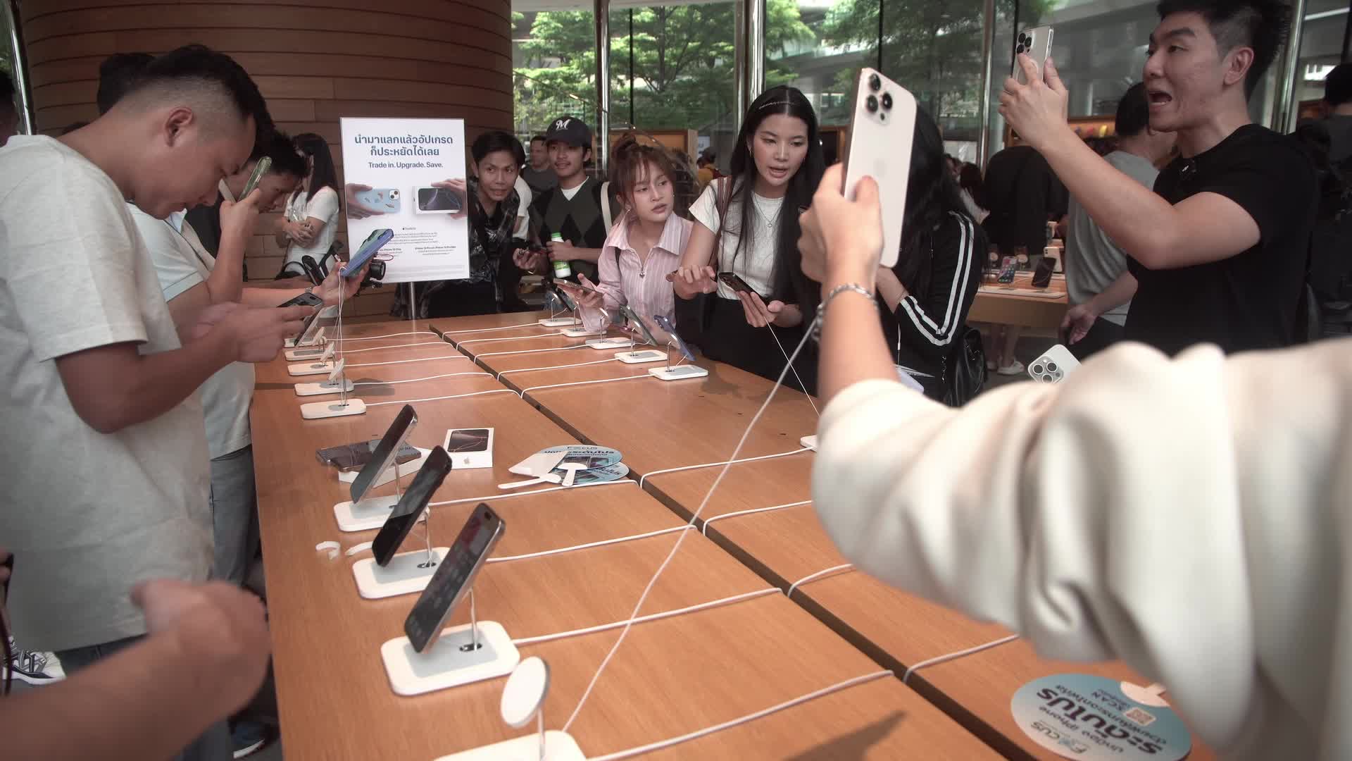 Apple iPhone 16 Begins Sale in Thailand.
