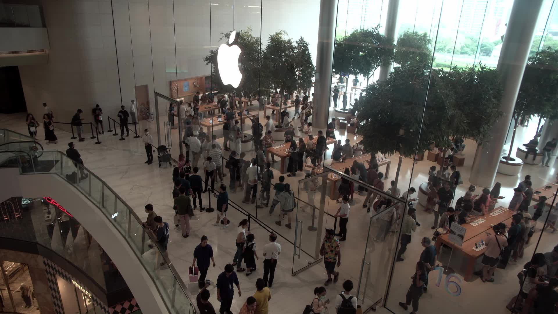 Apple iPhone 16 Begins Sale in Thailand.