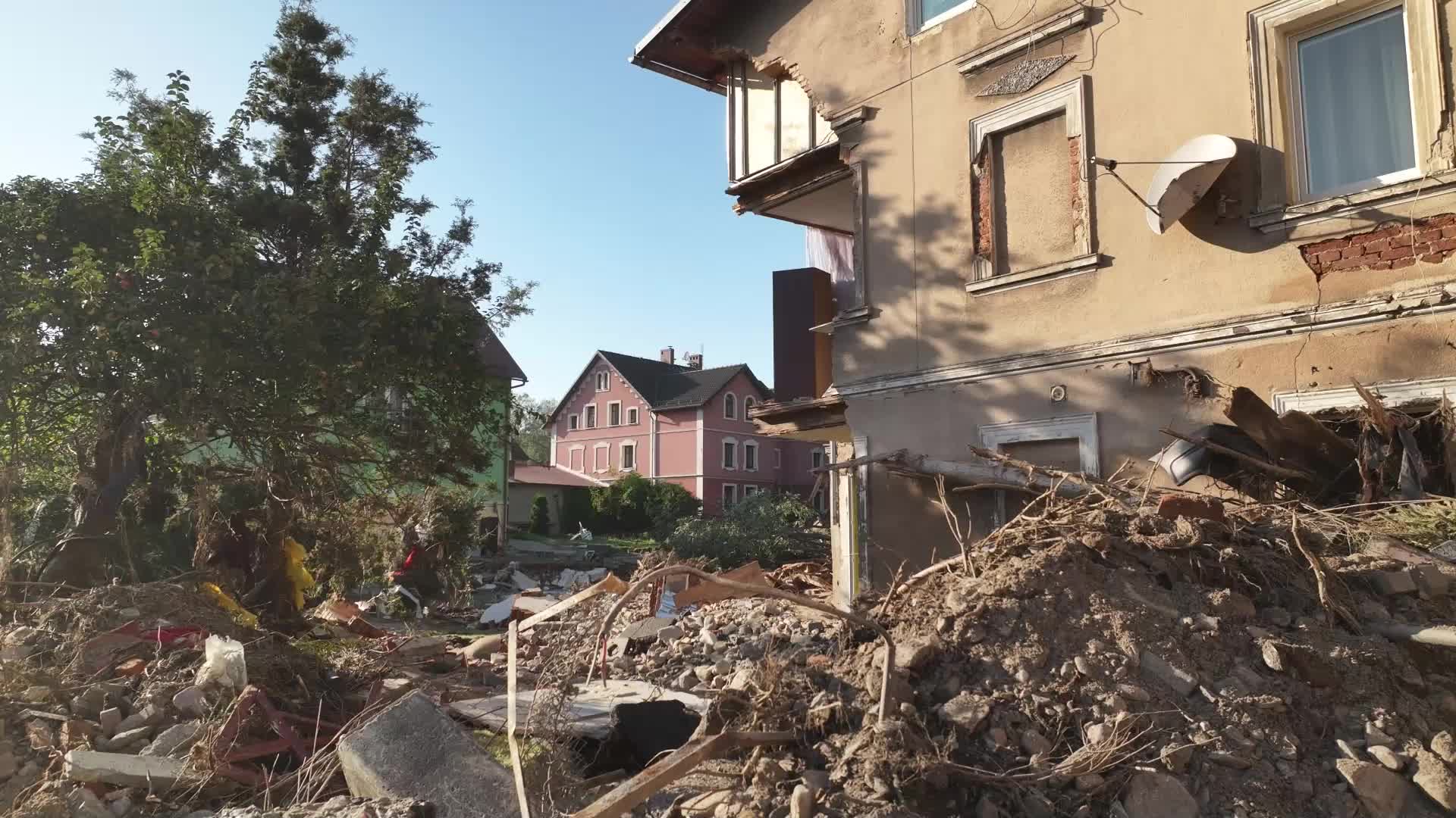 DRONE footage of flood in Poland