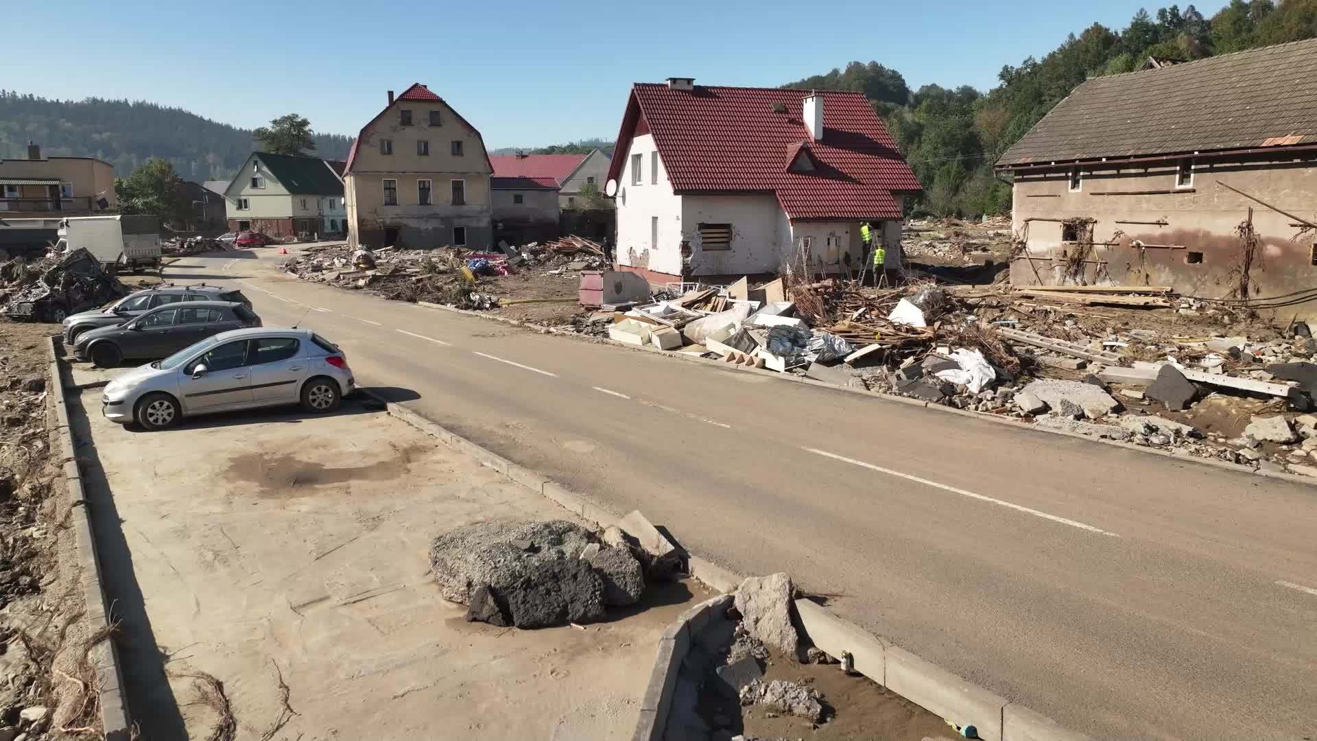 DRONE footage of flood in Poland