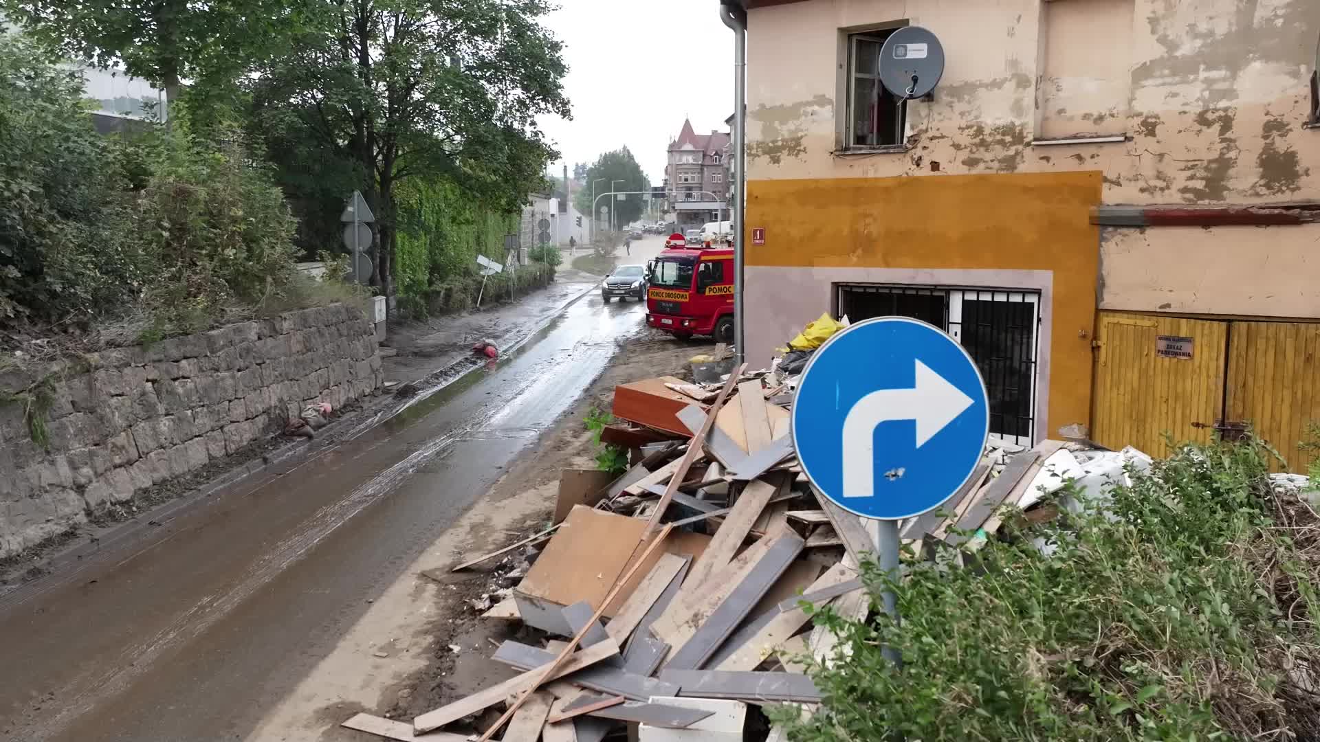DRONE footage of flood in Poland
