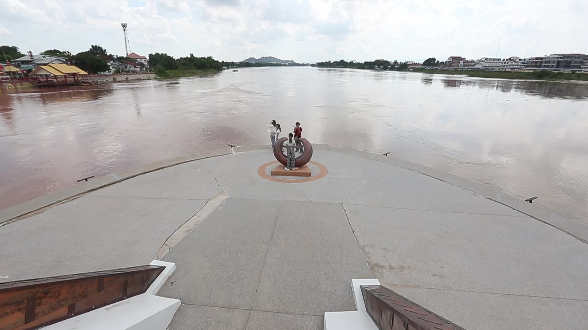 People visits at Pasan in Nakhon Sawan