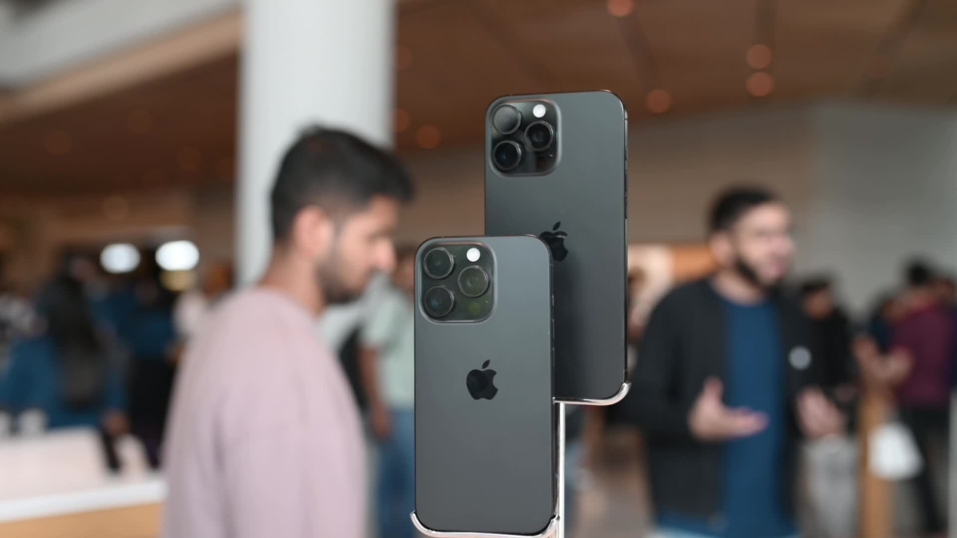 IPhone 16 Launch At Apple BKC In Mumbai