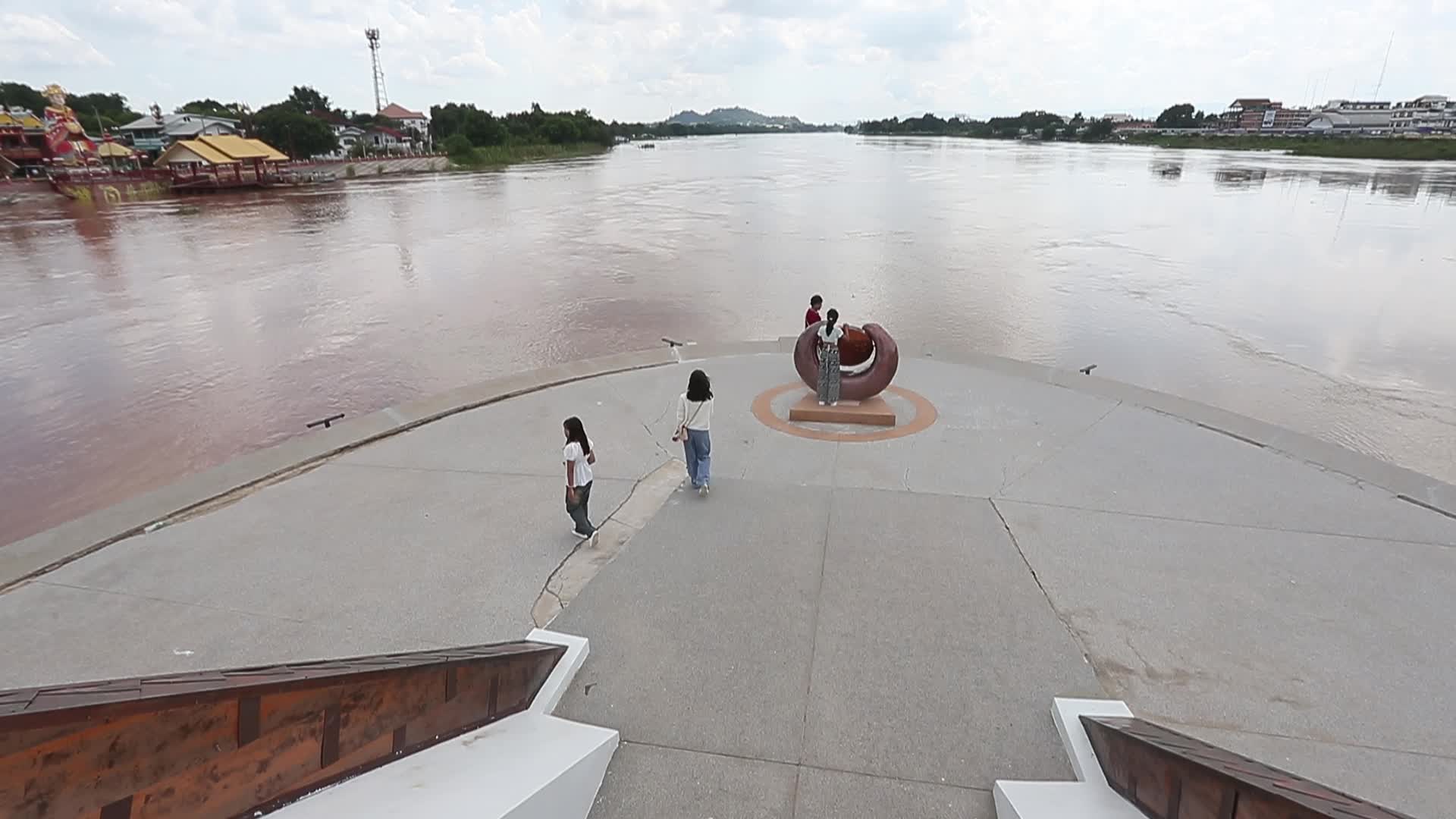 People visits at Pasan in Nakhon Sawan