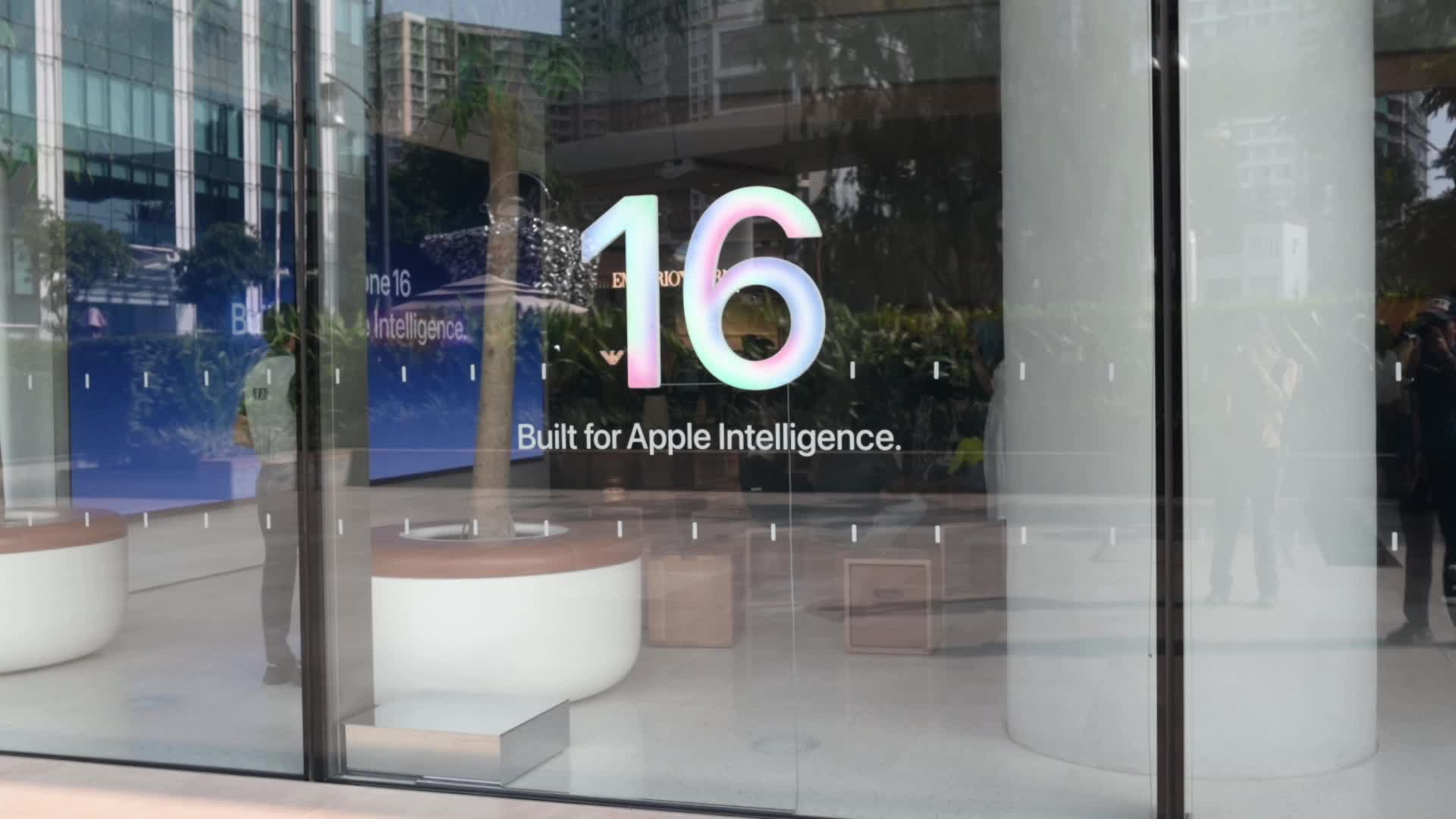 IPhone 16 Launch At Apple BKC In Mumbai