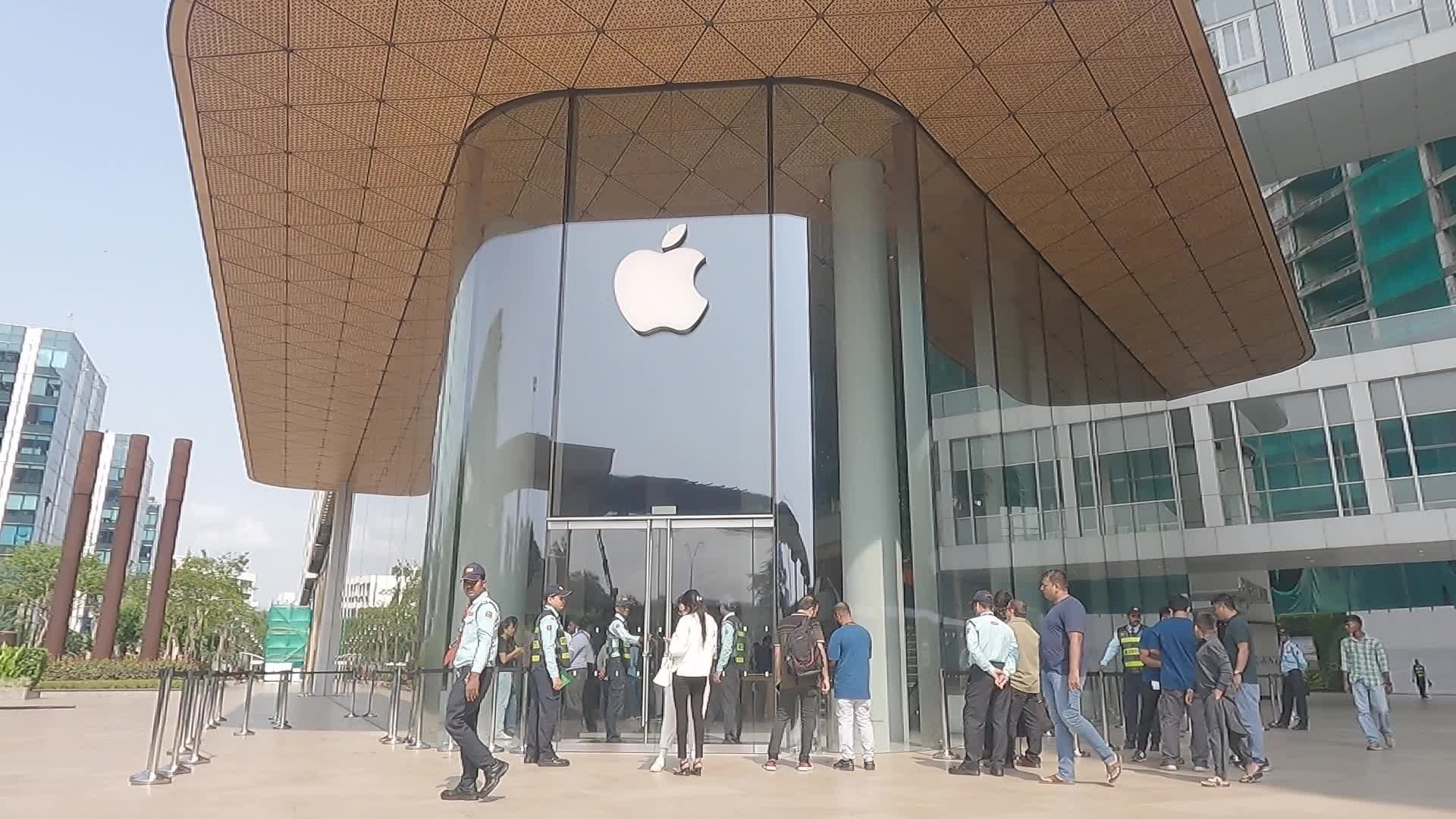 IPhone 16 Launch At Apple BKC In Mumbai