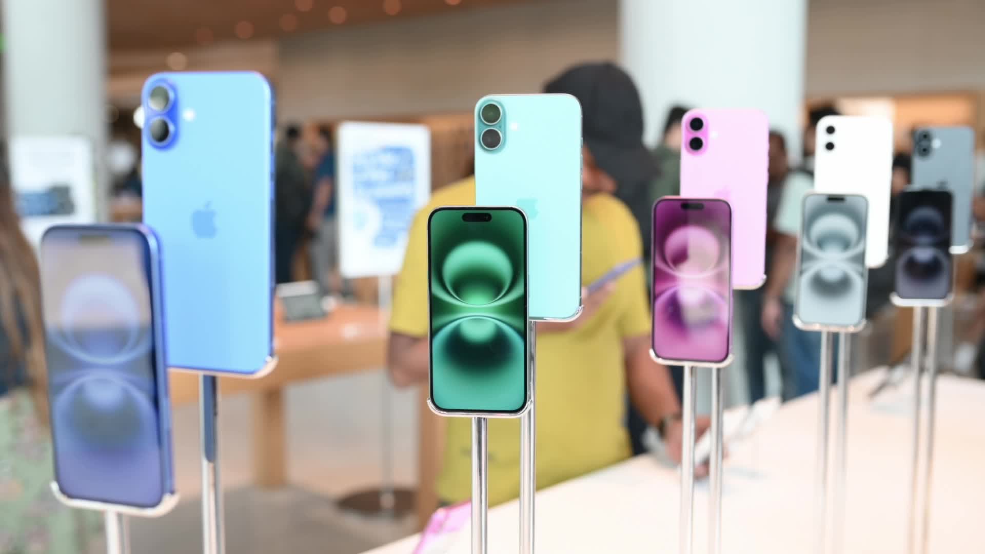 IPhone 16 Launch At Apple BKC In Mumbai