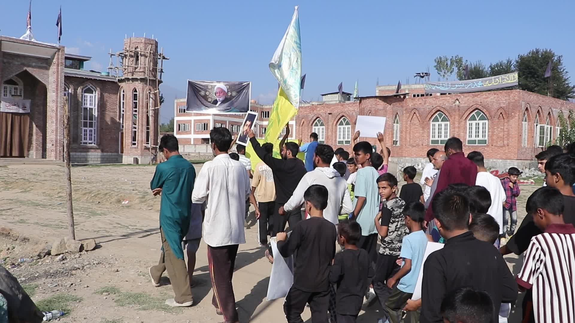 Kashmiri Shia Muslims Rally with Nasrallah's Posters After Hezbollah Confirms Leader's Death in Israeli Airstrikes