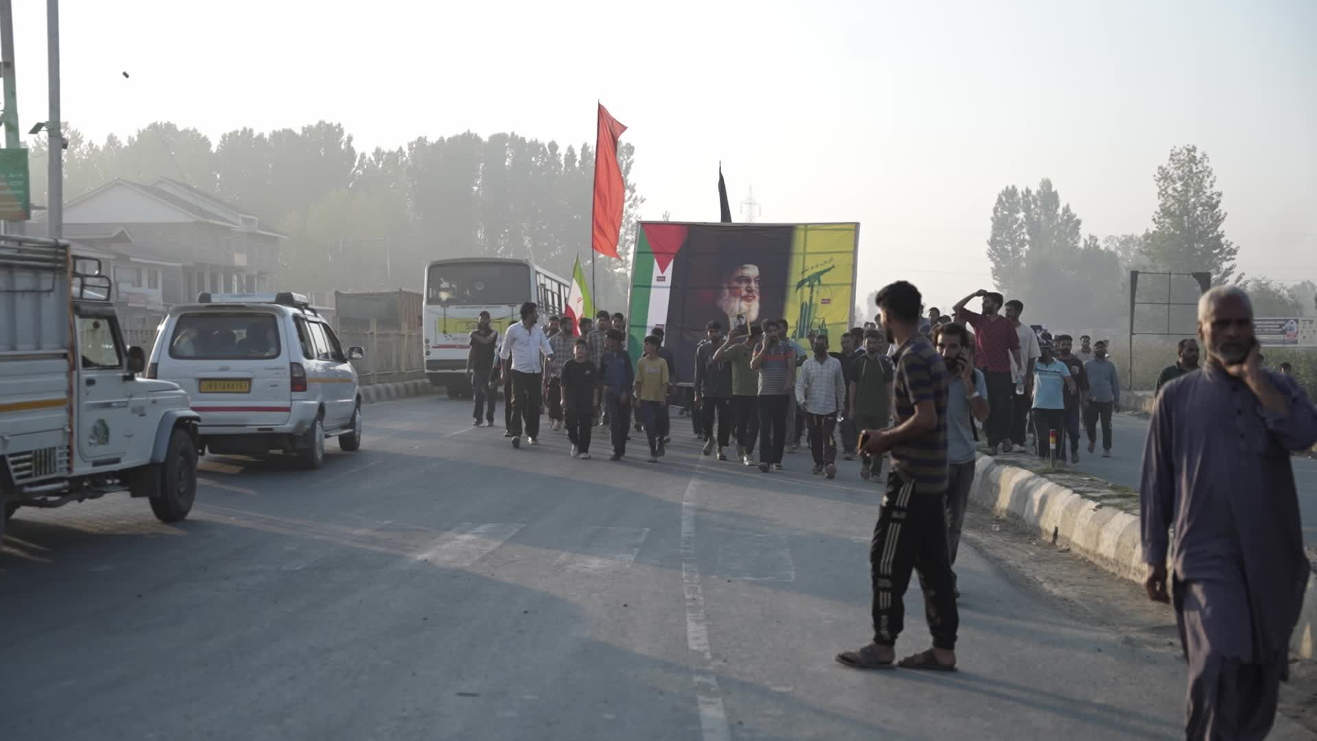 Kashmiri Shia Muslims Hold Rally Commemorating Assassination of Hezbollah Leader Hassan Nasrallah