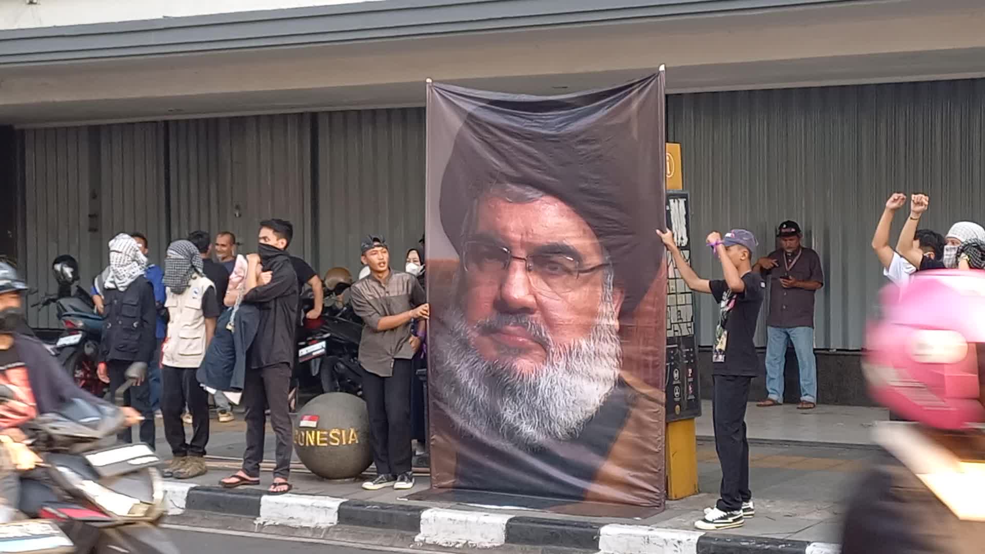 Pro-Palestine rally held in Indonesia marking 1 year since Israel's war with Hamas