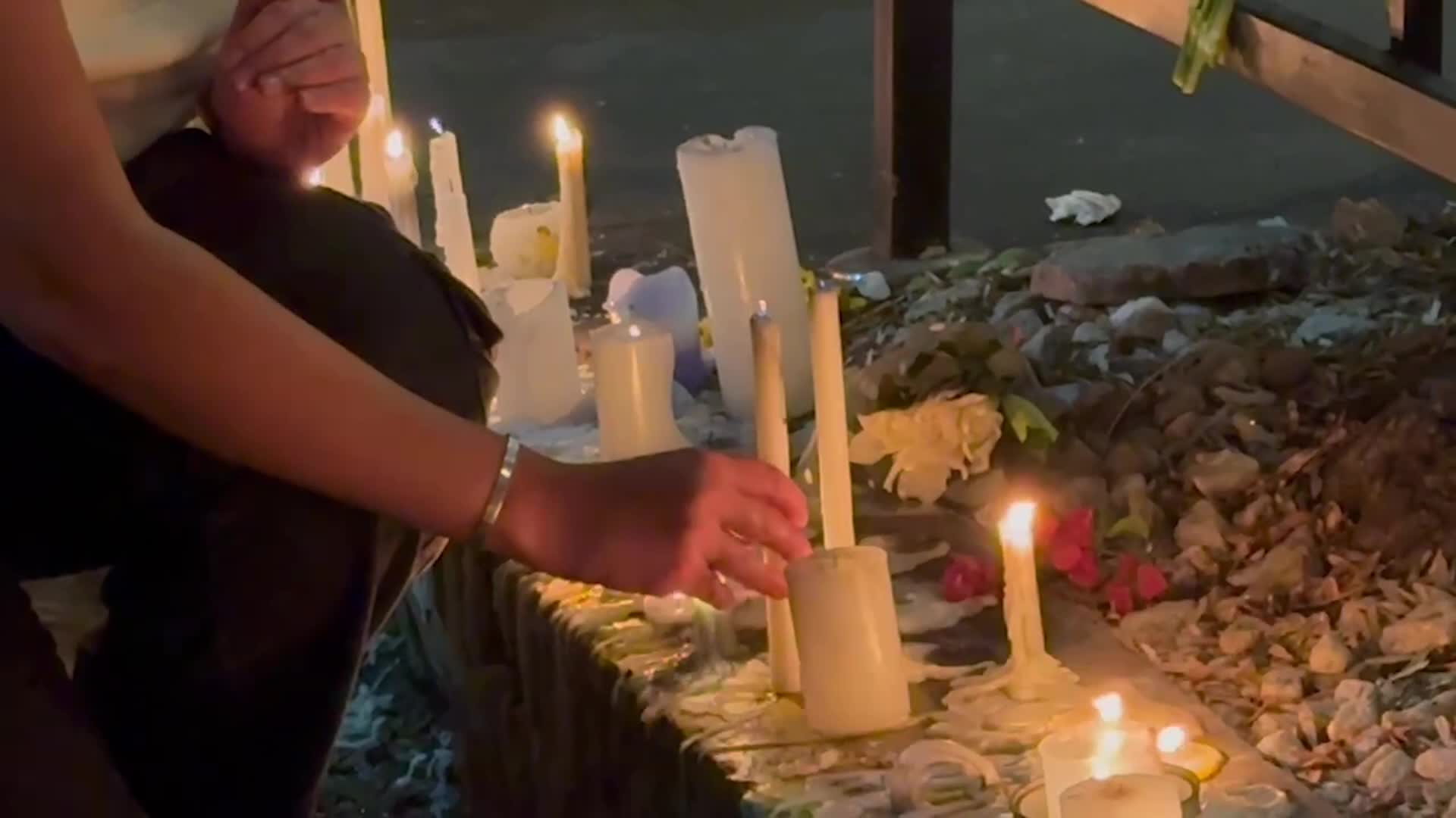  	Fans gather to mourn death of former One Direction star Liam Payne in Buenos Aires 
