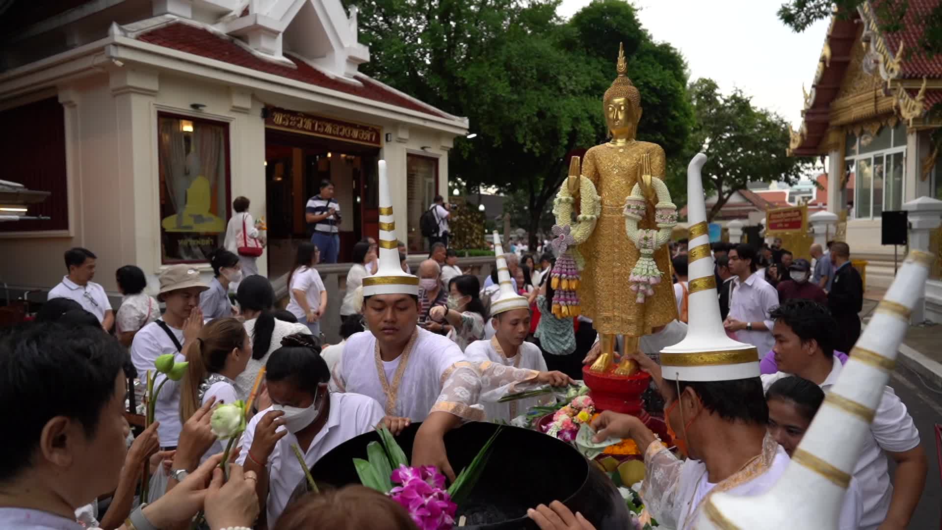 Thai faithful mark the end of the Buddhist Lent in Bangkok.