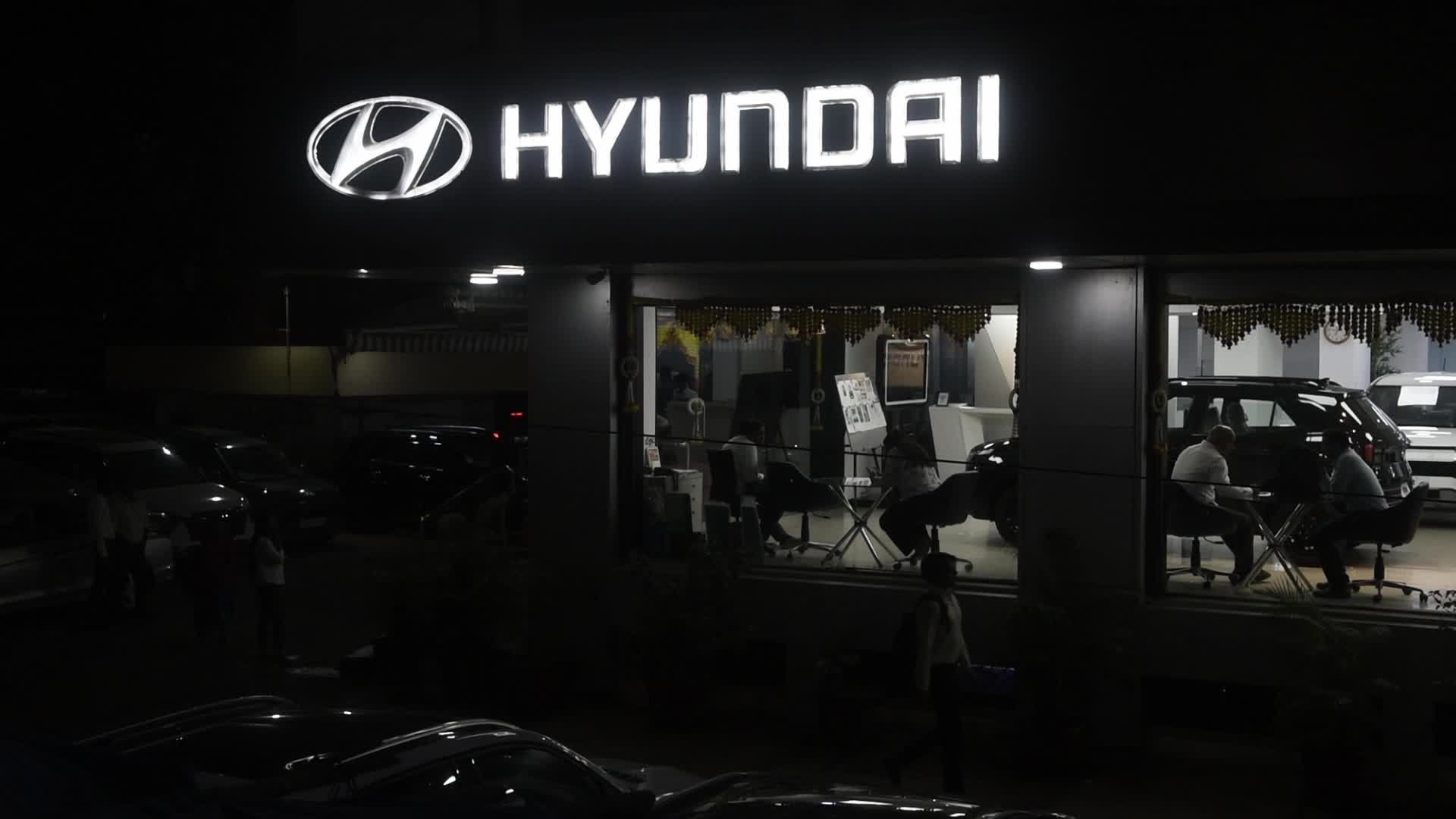 Hyundai India Showroom In Mumbai 